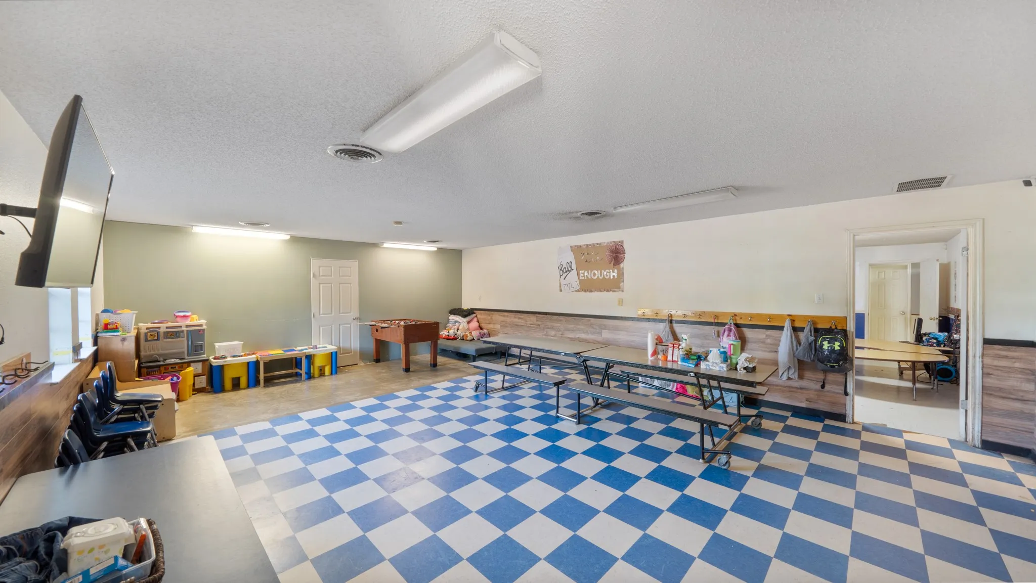 Business For Sale in Van Zandt County , 1409 W South Commerce Street, Wills Point, Texas 75169, 0, 0, Garage spaces, 0 Sqft, built in 1984, mls#21366313, Real Estate Agent in Wills Point, Homes For Sale in Van Zandt county, Homes For Sale in Wills Point, Realtor in Wills Point Texas, Real Estate Brokerage Independent Realty Texas, Luminita Cordes Realtor