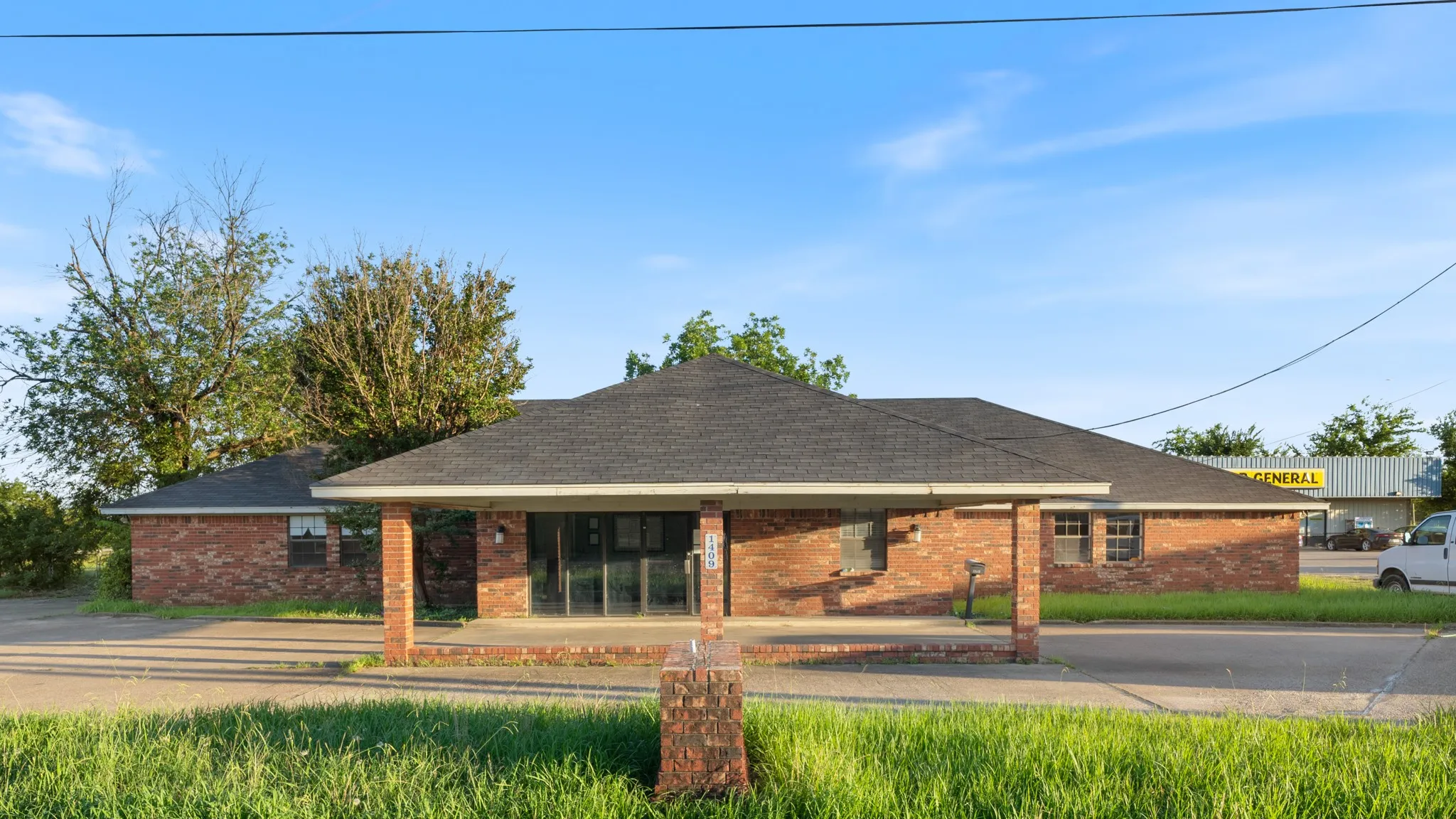 Business For Sale in Van Zandt County , 1409 W South Commerce Street, Wills Point, Texas 75169, 0, 0, Garage spaces, 0 Sqft, built in 1984, mls#21366313, Real Estate Agent in Wills Point, Homes For Sale in Van Zandt county, Homes For Sale in Wills Point, Realtor in Wills Point Texas, Real Estate Brokerage Independent Realty Texas, Luminita Cordes Realtor