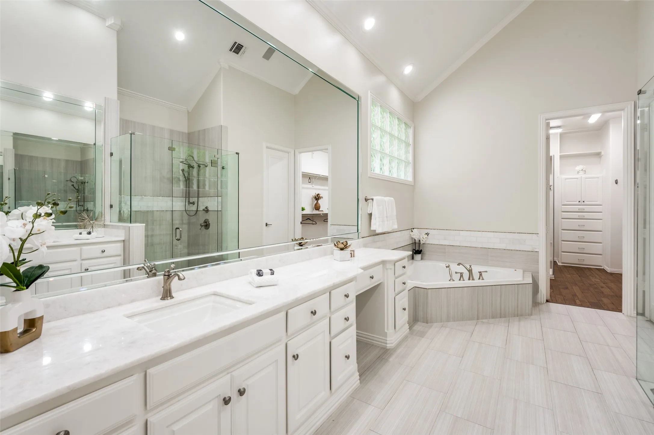 Single Family Residence For Rent in Collin County , 6526 Star Creek, Frisco, Texas 75034, 3 Bedroom, 3 Bathroom, 2 Garage spaces, 3,167 Sqft, built in 1997, mls#21367614, Real Estate Agent in Frisco, Homes For Rent in Collin county, Homes For Rent in Frisco, Realtor in Frisco Texas, Real Estate Brokerage Independent Realty Texas, Luminita Cordes Realtor