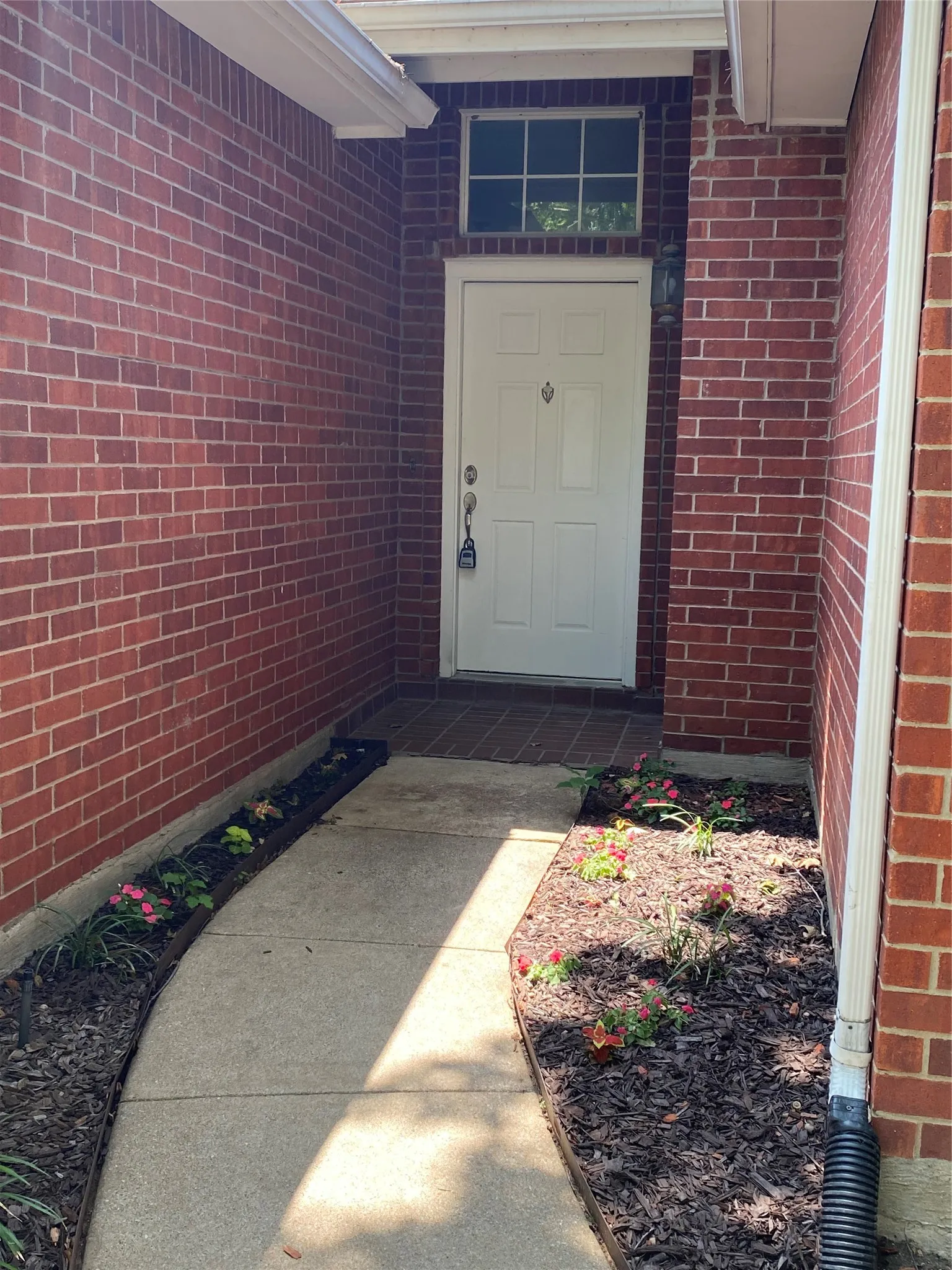 Front walkway to Entry