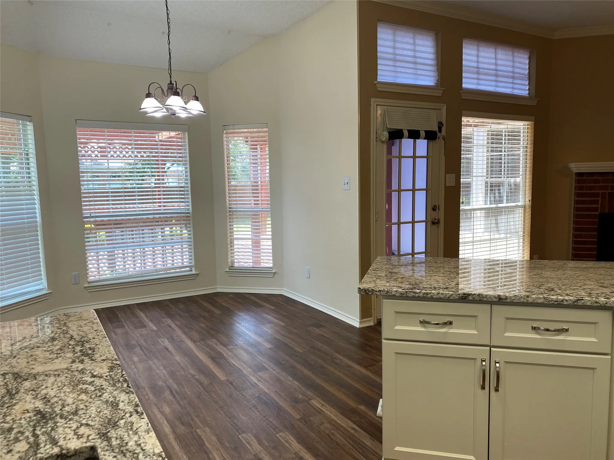Single Family Residence For Rent in Collin County , 2212 Heatherton Place, Plano, Texas 75023, 3 Bedroom, 2 Bathroom, 2 Garage spaces, 1,423 Sqft, built in 1990, mls#21367118, Real Estate Agent in Plano, Homes For Rent in Collin county, Homes For Rent in Plano, Realtor in Plano Texas, Real Estate Brokerage Independent Realty Texas, Luminita Cordes Realtor