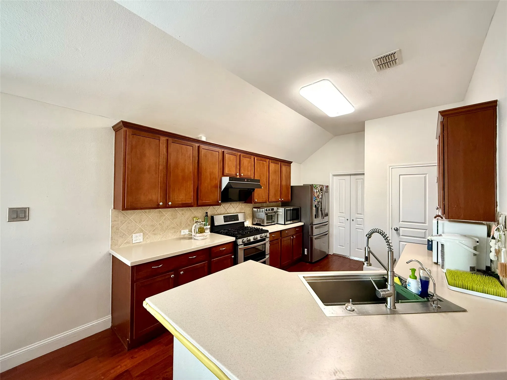 Single Family Residence For Rent in Collin County , 7704 Val Verde Drive, Mc Kinney, Texas 75071, 5 Bedroom, 3 Bathroom, 2 Garage spaces, 2,654 Sqft, built in 2005, mls#21367572, Real Estate Agent in Mc Kinney, Homes For Rent in Collin county, Homes For Rent in Mc Kinney, Realtor in Mc Kinney Texas, Real Estate Brokerage Independent Realty Texas, Luminita Cordes Realtor