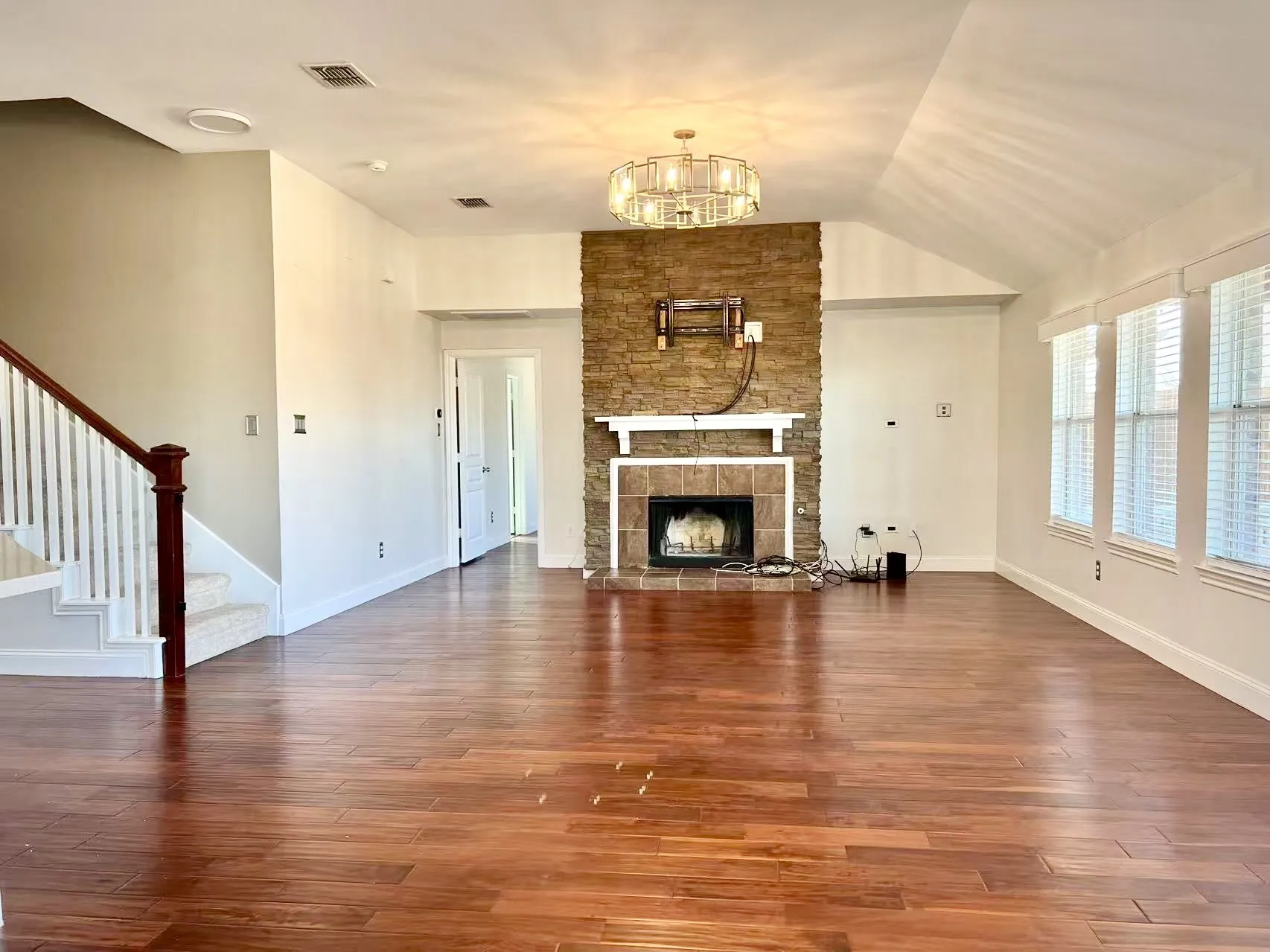 Single Family Residence For Rent in Collin County , 7704 Val Verde Drive, Mc Kinney, Texas 75071, 5 Bedroom, 3 Bathroom, 2 Garage spaces, 2,654 Sqft, built in 2005, mls#21367572, Real Estate Agent in Mc Kinney, Homes For Rent in Collin county, Homes For Rent in Mc Kinney, Realtor in Mc Kinney Texas, Real Estate Brokerage Independent Realty Texas, Luminita Cordes Realtor