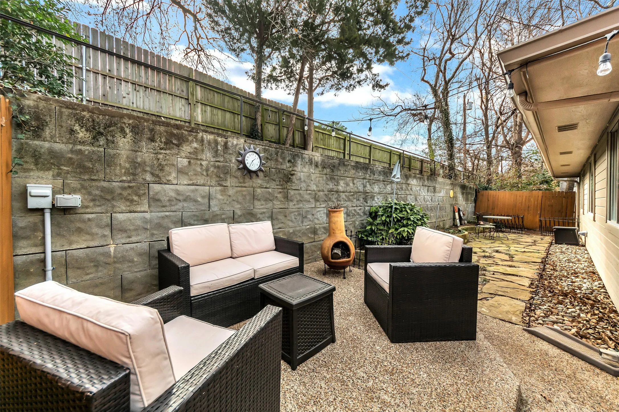 Single Family Residence For Rent in Tarrant County , 1441 Hampton Road, Grapevine, Texas 76051, 3 Bedroom, 2 Bathroom, 2 Garage spaces, 1,288 Sqft, built in 1988, mls#21367569, Real Estate Agent in Grapevine, Homes For Rent in Tarrant county, Homes For Rent in Grapevine, Realtor in Grapevine Texas, Real Estate Brokerage Independent Realty Texas, Luminita Cordes Realtor