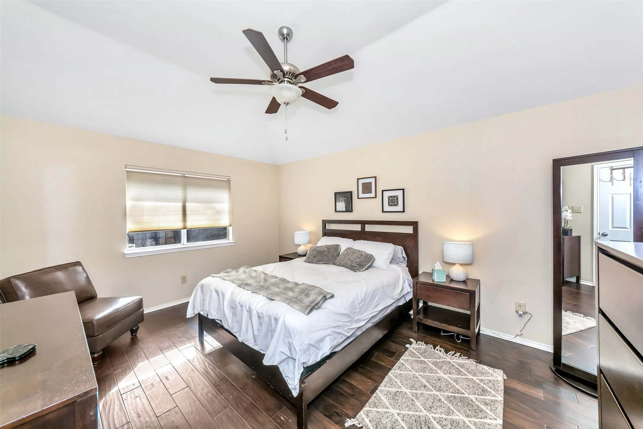 Single Family Residence For Rent in Tarrant County , 1441 Hampton Road, Grapevine, Texas 76051, 3 Bedroom, 2 Bathroom, 2 Garage spaces, 1,288 Sqft, built in 1988, mls#21367569, Real Estate Agent in Grapevine, Homes For Rent in Tarrant county, Homes For Rent in Grapevine, Realtor in Grapevine Texas, Real Estate Brokerage Independent Realty Texas, Luminita Cordes Realtor