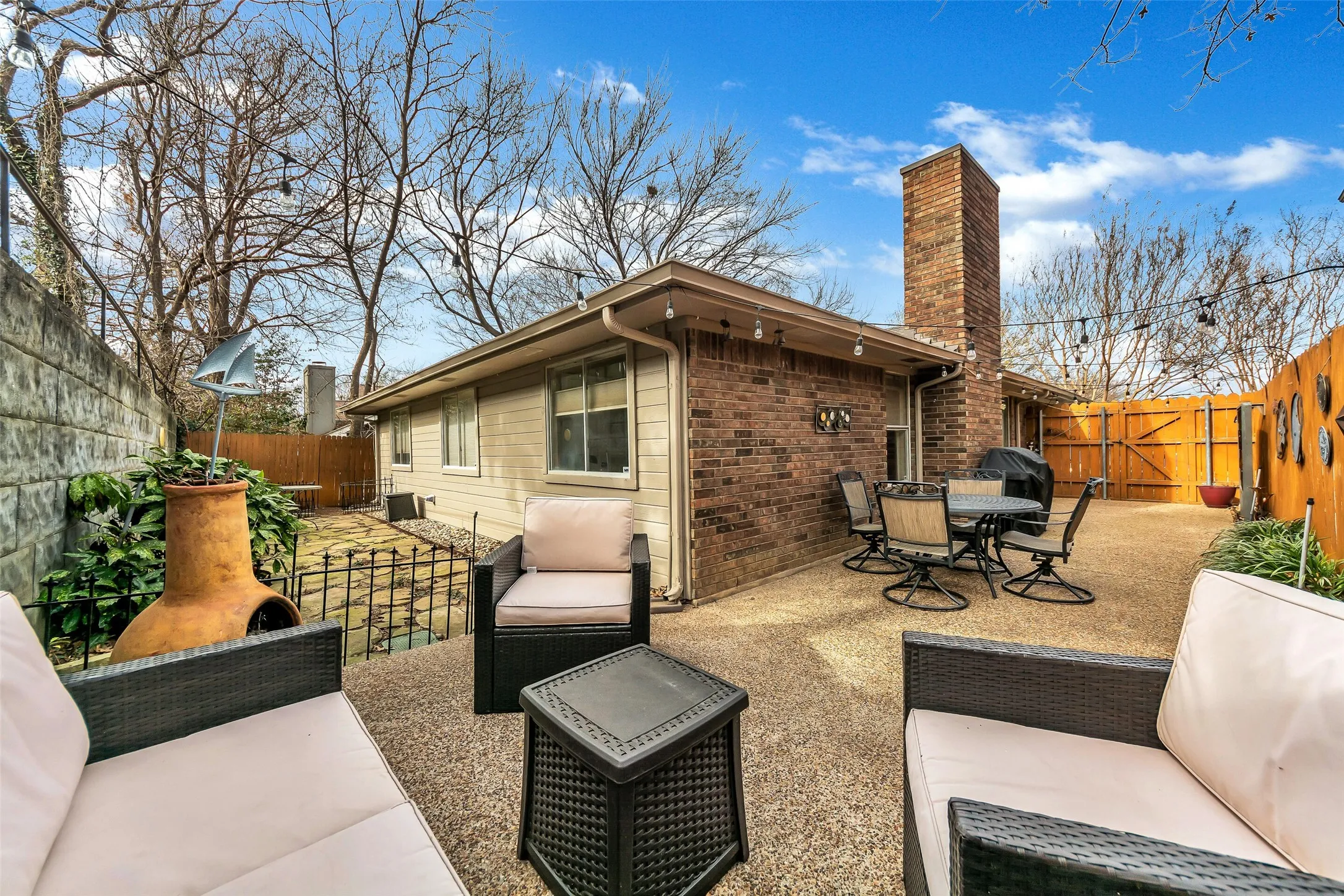 Single Family Residence For Rent in Tarrant County , 1441 Hampton Road, Grapevine, Texas 76051, 3 Bedroom, 2 Bathroom, 2 Garage spaces, 1,288 Sqft, built in 1988, mls#21367569, Real Estate Agent in Grapevine, Homes For Rent in Tarrant county, Homes For Rent in Grapevine, Realtor in Grapevine Texas, Real Estate Brokerage Independent Realty Texas, Luminita Cordes Realtor