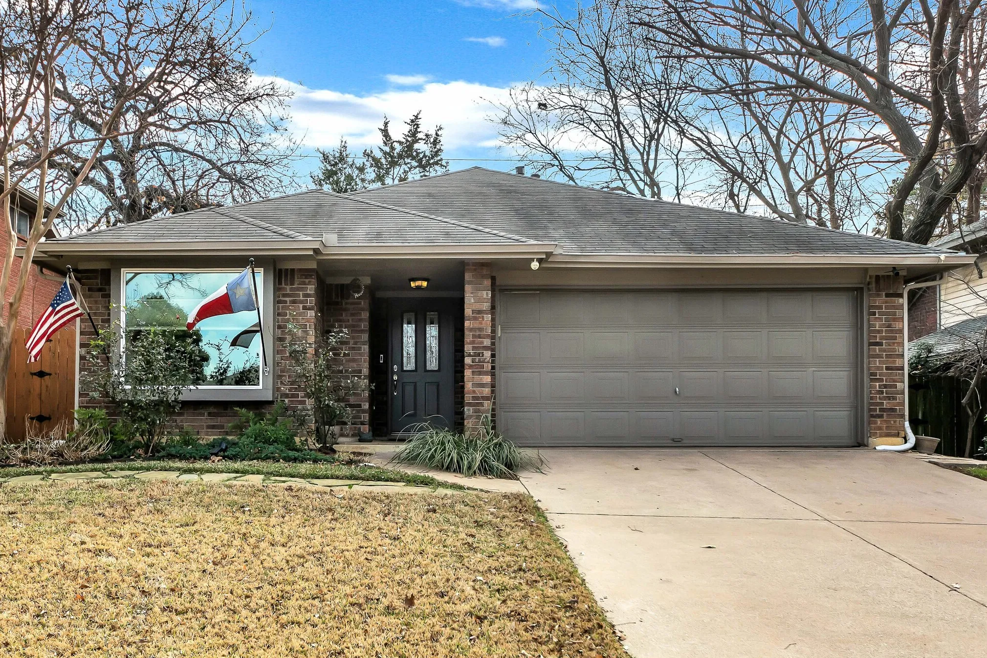 Single Family Residence For Rent in Tarrant County , 1441 Hampton Road, Grapevine, Texas 76051, 3 Bedroom, 2 Bathroom, 2 Garage spaces, 1,288 Sqft, built in 1988, mls#21367569, Real Estate Agent in Grapevine, Homes For Rent in Tarrant county, Homes For Rent in Grapevine, Realtor in Grapevine Texas, Real Estate Brokerage Independent Realty Texas, Luminita Cordes Realtor