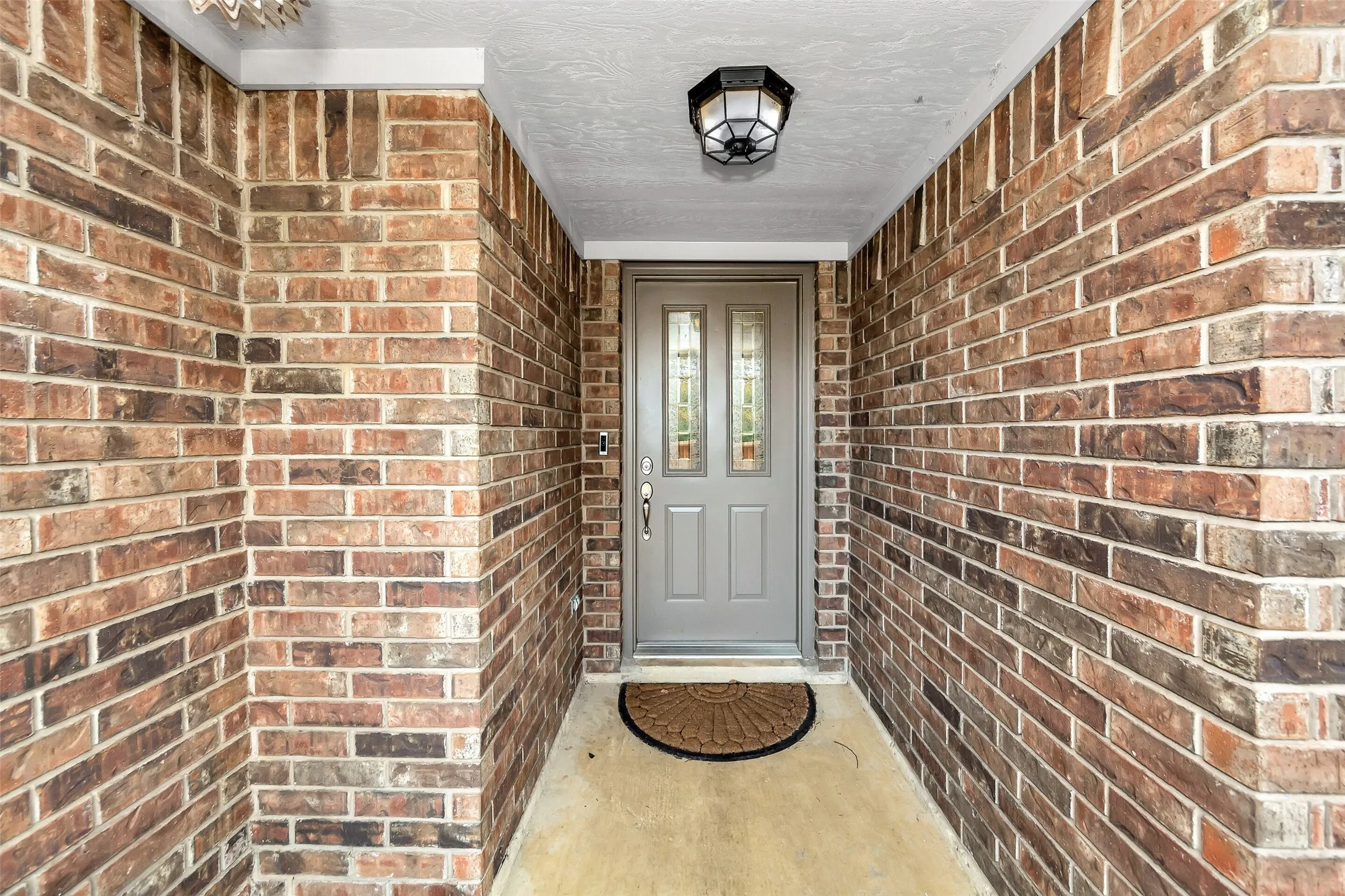 Single Family Residence For Rent in Tarrant County , 1441 Hampton Road, Grapevine, Texas 76051, 3 Bedroom, 2 Bathroom, 2 Garage spaces, 1,288 Sqft, built in 1988, mls#21367569, Real Estate Agent in Grapevine, Homes For Rent in Tarrant county, Homes For Rent in Grapevine, Realtor in Grapevine Texas, Real Estate Brokerage Independent Realty Texas, Luminita Cordes Realtor