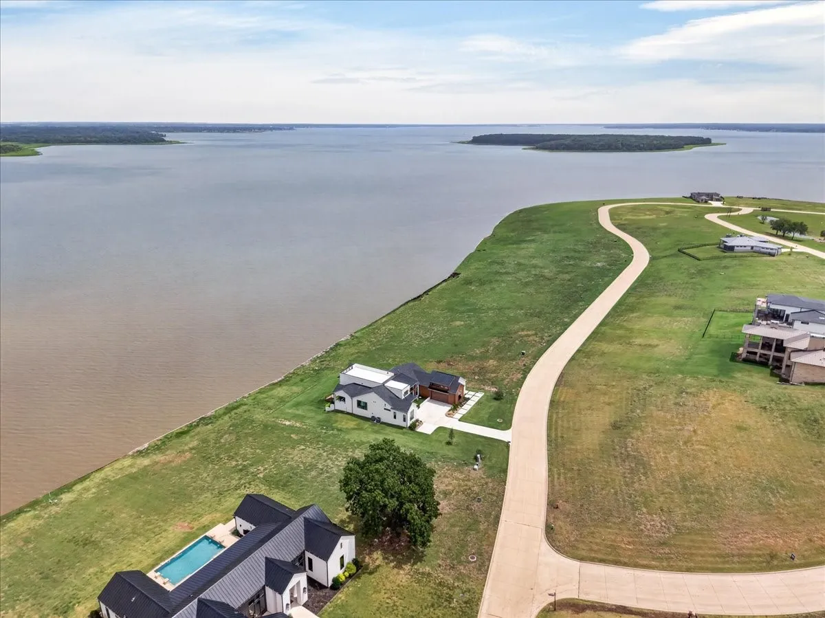 Single Family Residence For Sale in Kaufman County , 1141 Beacon Shore Road, Kemp, Texas 75143, 4 Bedroom, 4 Bathroom, 2 Garage spaces, 3,097 Sqft, built in 2025, mls#21365349, Real Estate Agent in Kemp, Homes For Sale in Kaufman county, Homes For Sale in Kemp, Realtor in Kemp Texas, Real Estate Brokerage Independent Realty Texas, Luminita Cordes Realtor