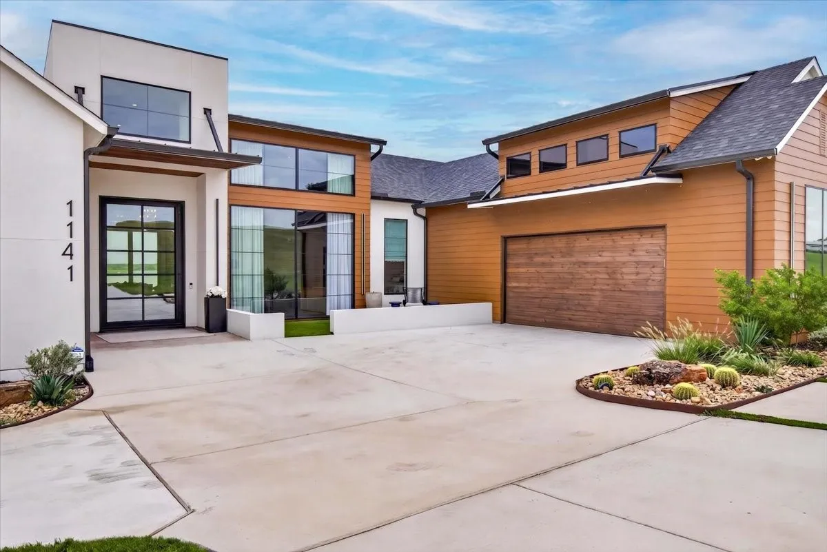 Single Family Residence For Sale in Kaufman County , 1141 Beacon Shore Road, Kemp, Texas 75143, 4 Bedroom, 4 Bathroom, 2 Garage spaces, 3,097 Sqft, built in 2025, mls#21365349, Real Estate Agent in Kemp, Homes For Sale in Kaufman county, Homes For Sale in Kemp, Realtor in Kemp Texas, Real Estate Brokerage Independent Realty Texas, Luminita Cordes Realtor