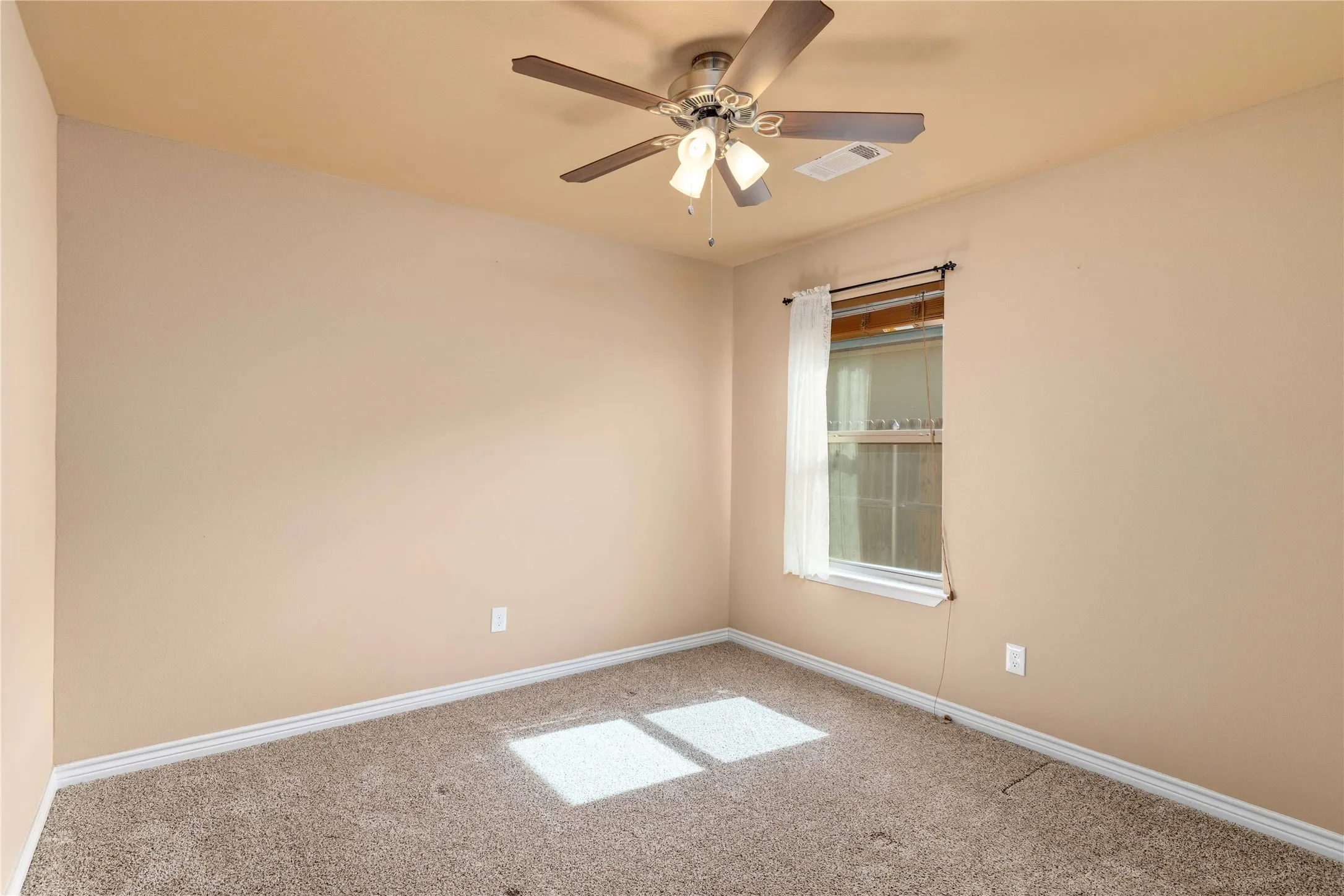 Single Family Residence For Sale in Brown County , 115 Bluebonnet Drive, Early, Texas 76802, 3 Bedroom, 2 Bathroom, 2 Garage spaces, 1,358 Sqft, built in 2016, mls#21362388, Real Estate Agent in Early, Homes For Sale in Brown county, Homes For Sale in Early, Realtor in Early Texas, Real Estate Brokerage Independent Realty Texas, Luminita Cordes Realtor