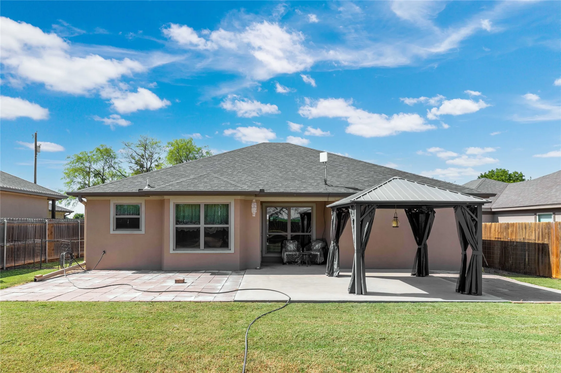 Single Family Residence For Sale in Brown County , 115 Bluebonnet Drive, Early, Texas 76802, 3 Bedroom, 2 Bathroom, 2 Garage spaces, 1,358 Sqft, built in 2016, mls#21362388, Real Estate Agent in Early, Homes For Sale in Brown county, Homes For Sale in Early, Realtor in Early Texas, Real Estate Brokerage Independent Realty Texas, Luminita Cordes Realtor