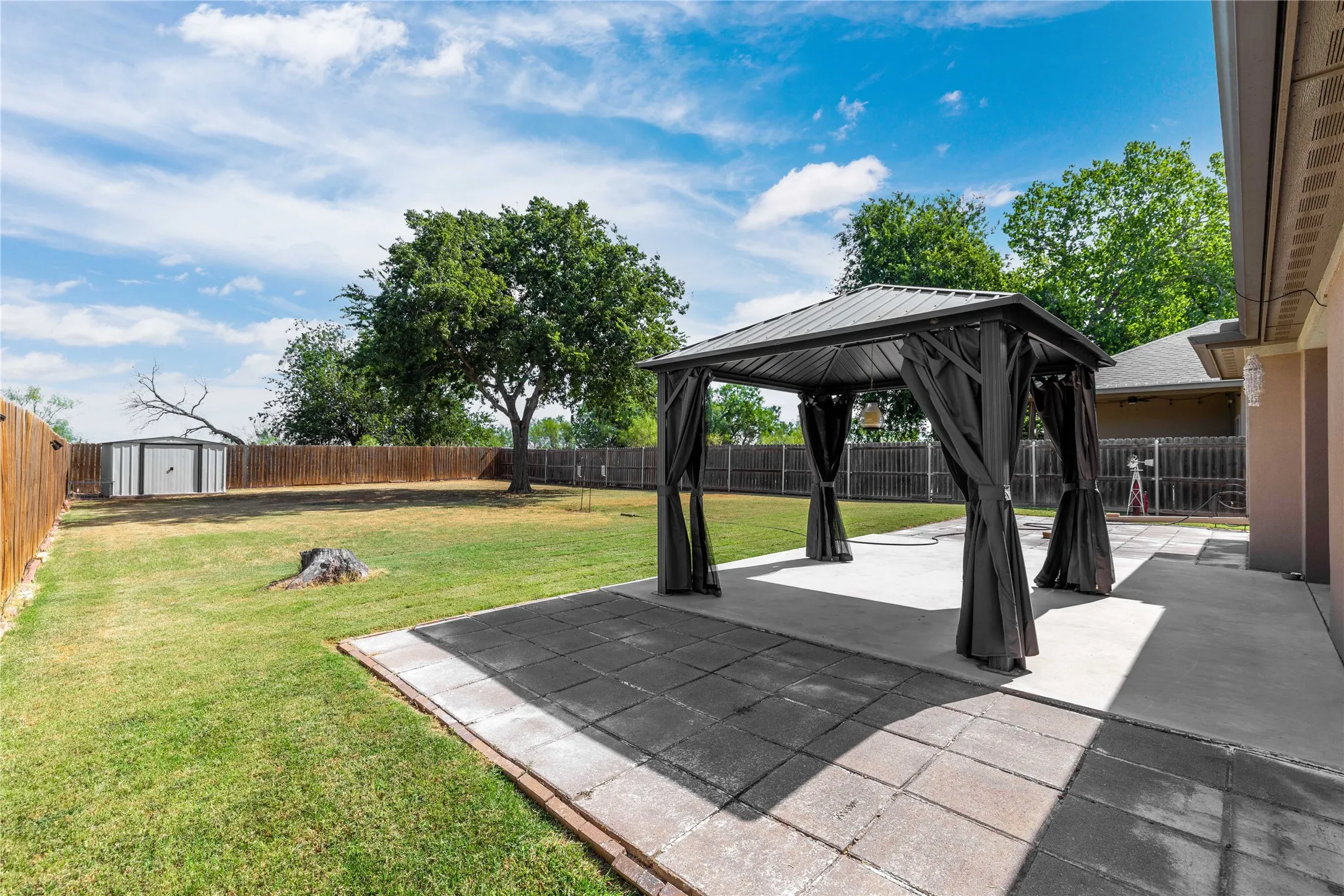 Single Family Residence For Sale in Brown County , 115 Bluebonnet Drive, Early, Texas 76802, 3 Bedroom, 2 Bathroom, 2 Garage spaces, 1,358 Sqft, built in 2016, mls#21362388, Real Estate Agent in Early, Homes For Sale in Brown county, Homes For Sale in Early, Realtor in Early Texas, Real Estate Brokerage Independent Realty Texas, Luminita Cordes Realtor