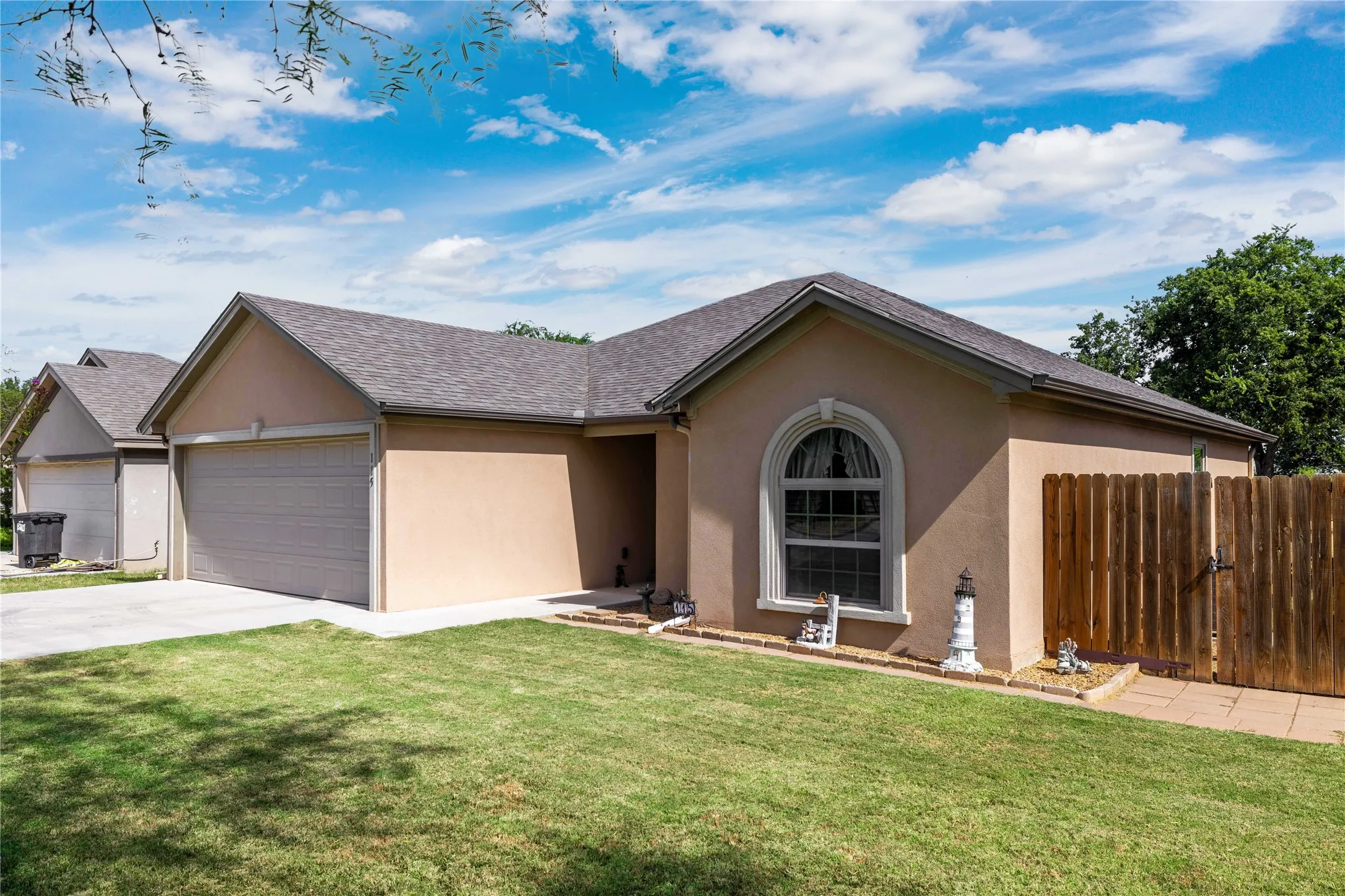 Single Family Residence For Sale in Brown County , 115 Bluebonnet Drive, Early, Texas 76802, 3 Bedroom, 2 Bathroom, 2 Garage spaces, 1,358 Sqft, built in 2016, mls#21362388, Real Estate Agent in Early, Homes For Sale in Brown county, Homes For Sale in Early, Realtor in Early Texas, Real Estate Brokerage Independent Realty Texas, Luminita Cordes Realtor