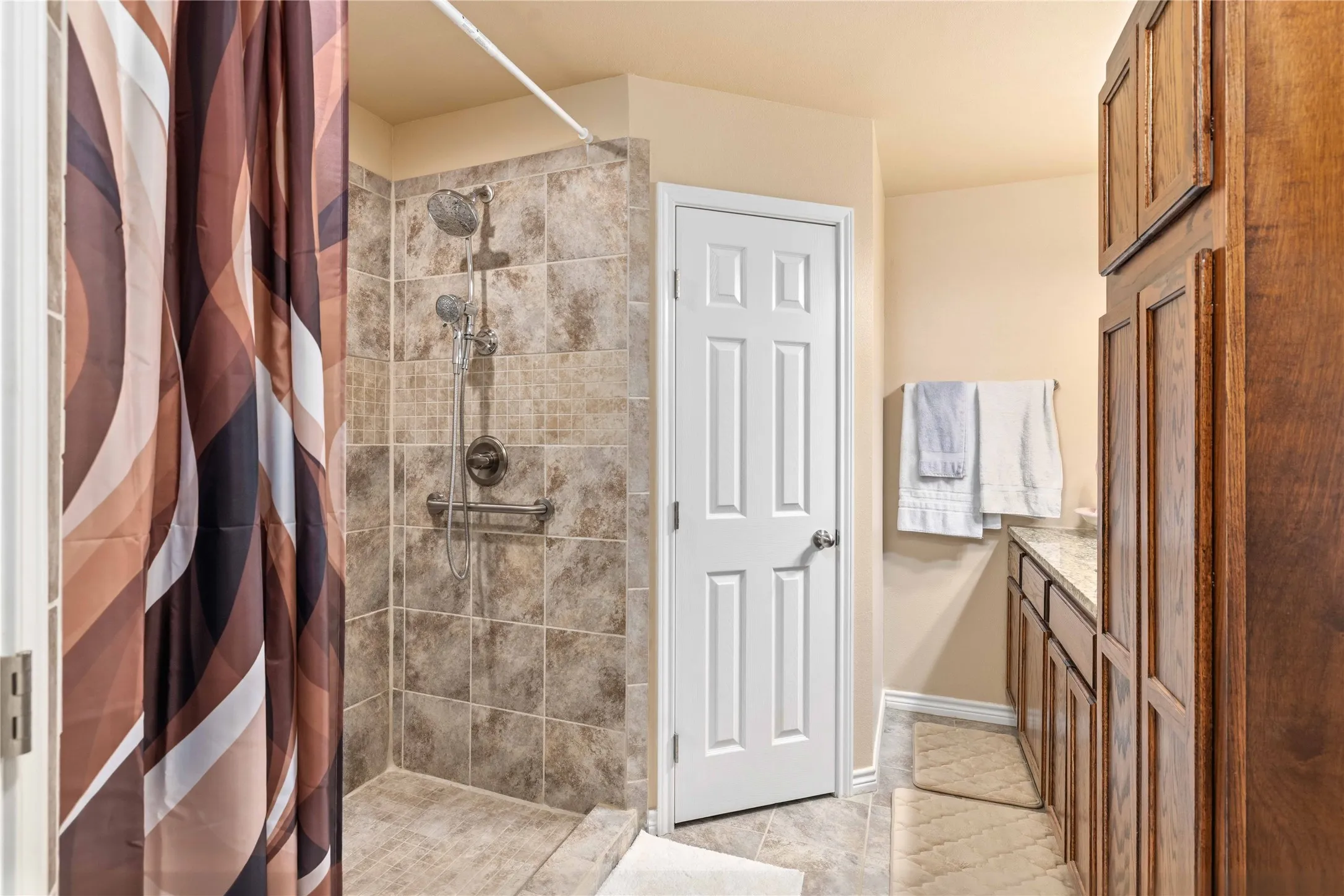 Single Family Residence For Sale in Brown County , 115 Bluebonnet Drive, Early, Texas 76802, 3 Bedroom, 2 Bathroom, 2 Garage spaces, 1,358 Sqft, built in 2016, mls#21362388, Real Estate Agent in Early, Homes For Sale in Brown county, Homes For Sale in Early, Realtor in Early Texas, Real Estate Brokerage Independent Realty Texas, Luminita Cordes Realtor