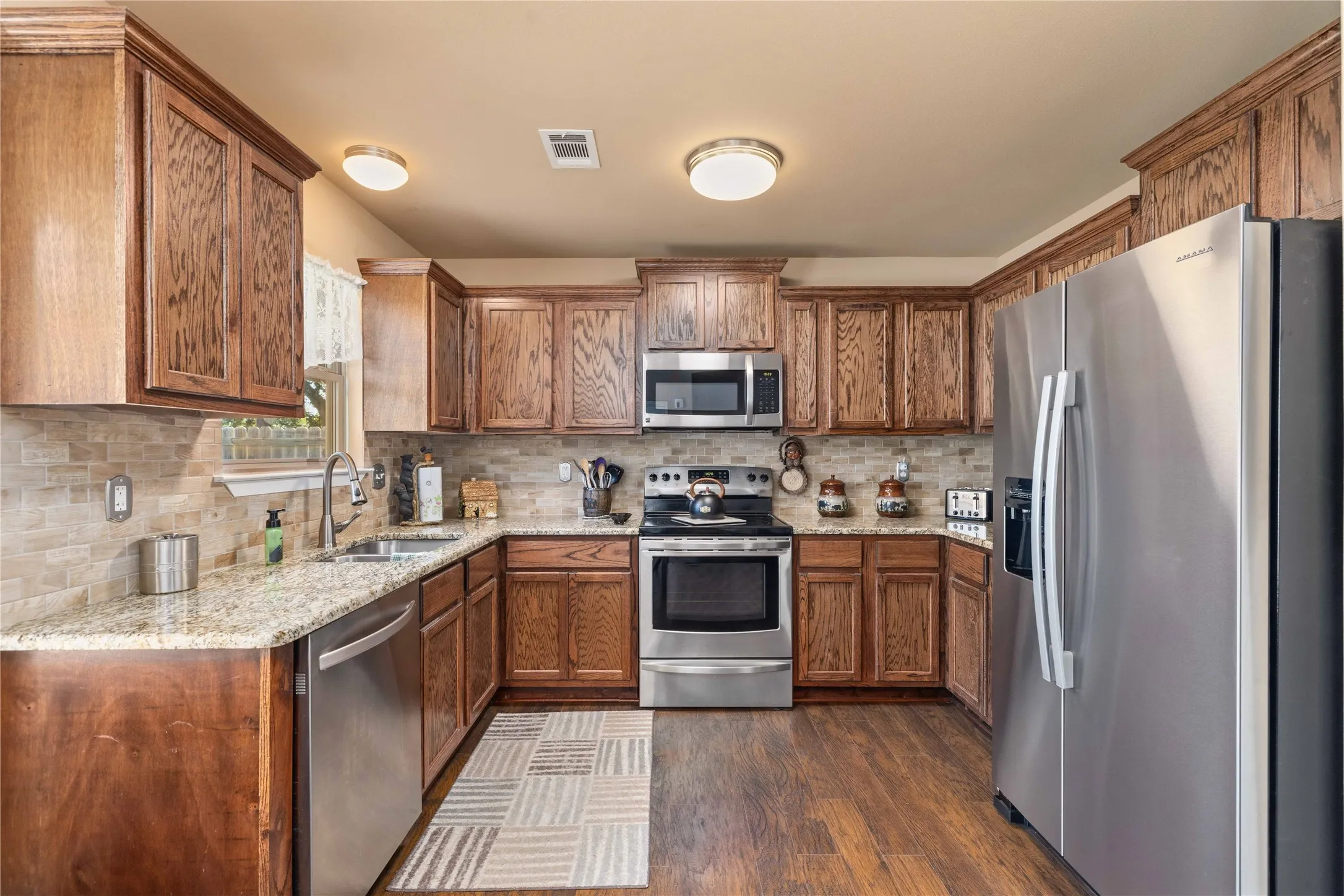 Single Family Residence For Sale in Brown County , 115 Bluebonnet Drive, Early, Texas 76802, 3 Bedroom, 2 Bathroom, 2 Garage spaces, 1,358 Sqft, built in 2016, mls#21362388, Real Estate Agent in Early, Homes For Sale in Brown county, Homes For Sale in Early, Realtor in Early Texas, Real Estate Brokerage Independent Realty Texas, Luminita Cordes Realtor