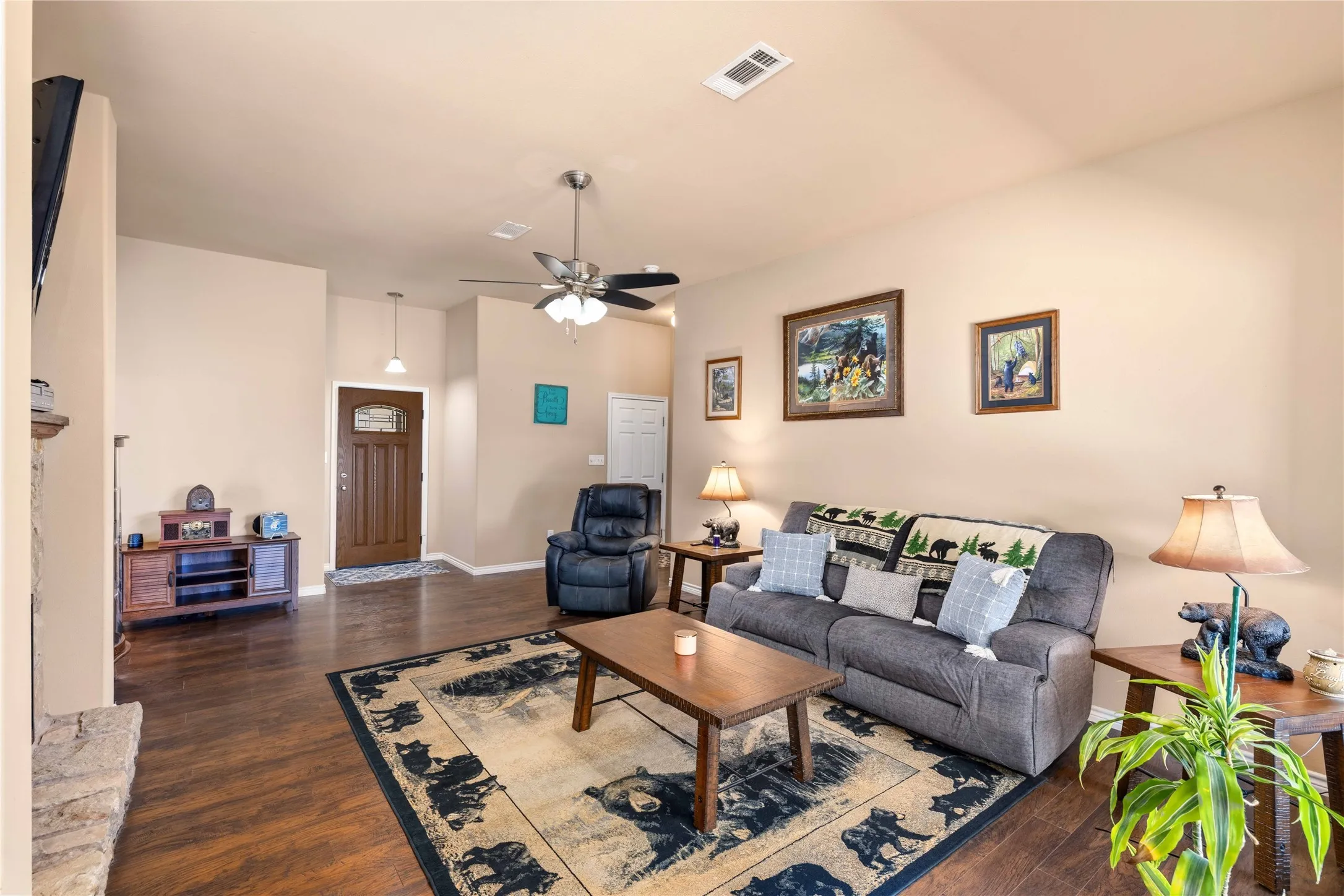 Single Family Residence For Sale in Brown County , 115 Bluebonnet Drive, Early, Texas 76802, 3 Bedroom, 2 Bathroom, 2 Garage spaces, 1,358 Sqft, built in 2016, mls#21362388, Real Estate Agent in Early, Homes For Sale in Brown county, Homes For Sale in Early, Realtor in Early Texas, Real Estate Brokerage Independent Realty Texas, Luminita Cordes Realtor