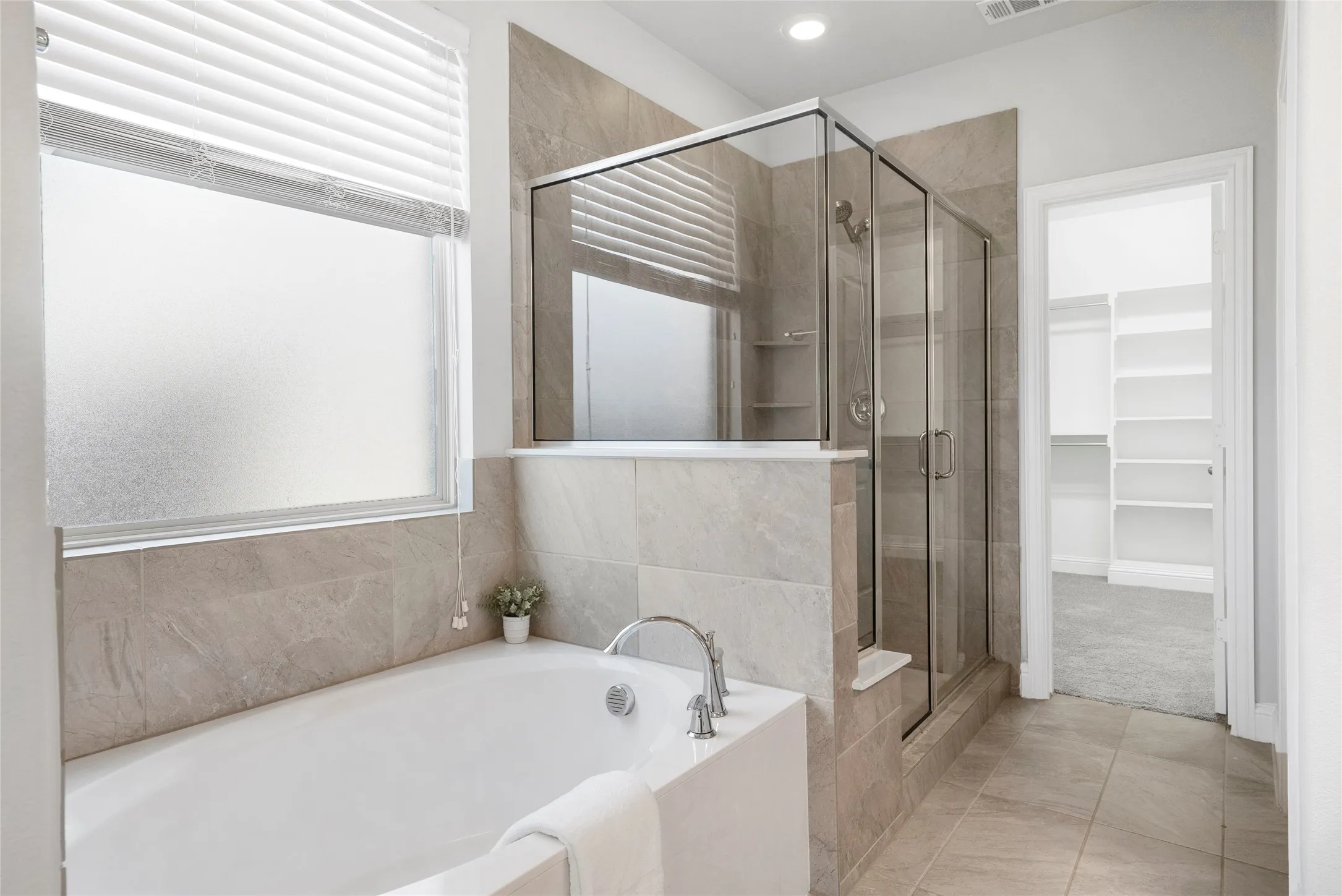 Single Family Residence For Sale in Denton County , 16105 Benbrook Boulevard, Prosper, Texas 75078, 4 Bedroom, 3 Bathroom, 2 Garage spaces, 2,988 Sqft, built in 2017, mls#21363761, Real Estate Agent in Prosper, Homes For Sale in Denton county, Homes For Sale in Prosper, Realtor in Prosper Texas, Real Estate Brokerage Independent Realty Texas, Luminita Cordes Realtor