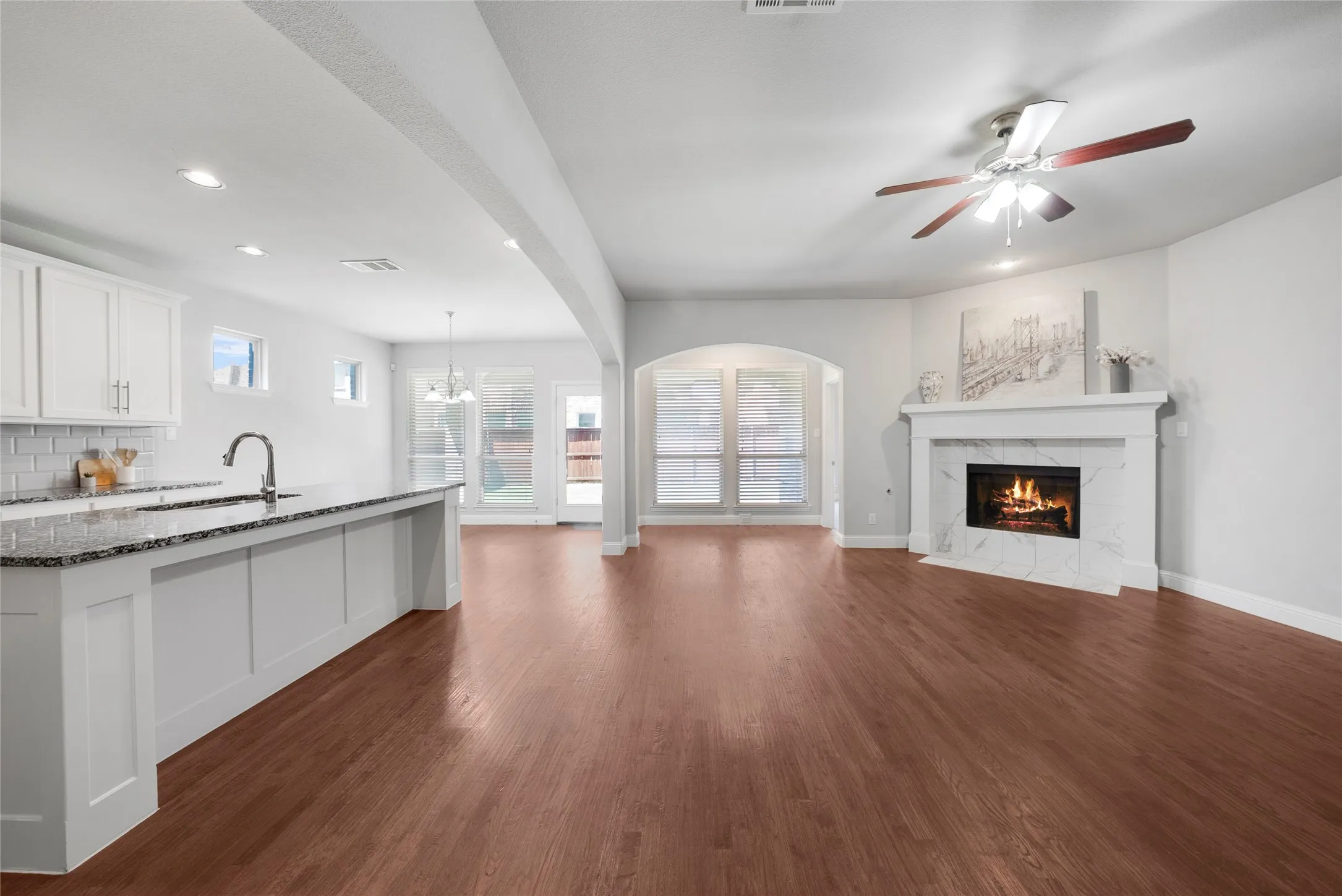 Single Family Residence For Sale in Denton County , 16105 Benbrook Boulevard, Prosper, Texas 75078, 4 Bedroom, 3 Bathroom, 2 Garage spaces, 2,988 Sqft, built in 2017, mls#21363761, Real Estate Agent in Prosper, Homes For Sale in Denton county, Homes For Sale in Prosper, Realtor in Prosper Texas, Real Estate Brokerage Independent Realty Texas, Luminita Cordes Realtor