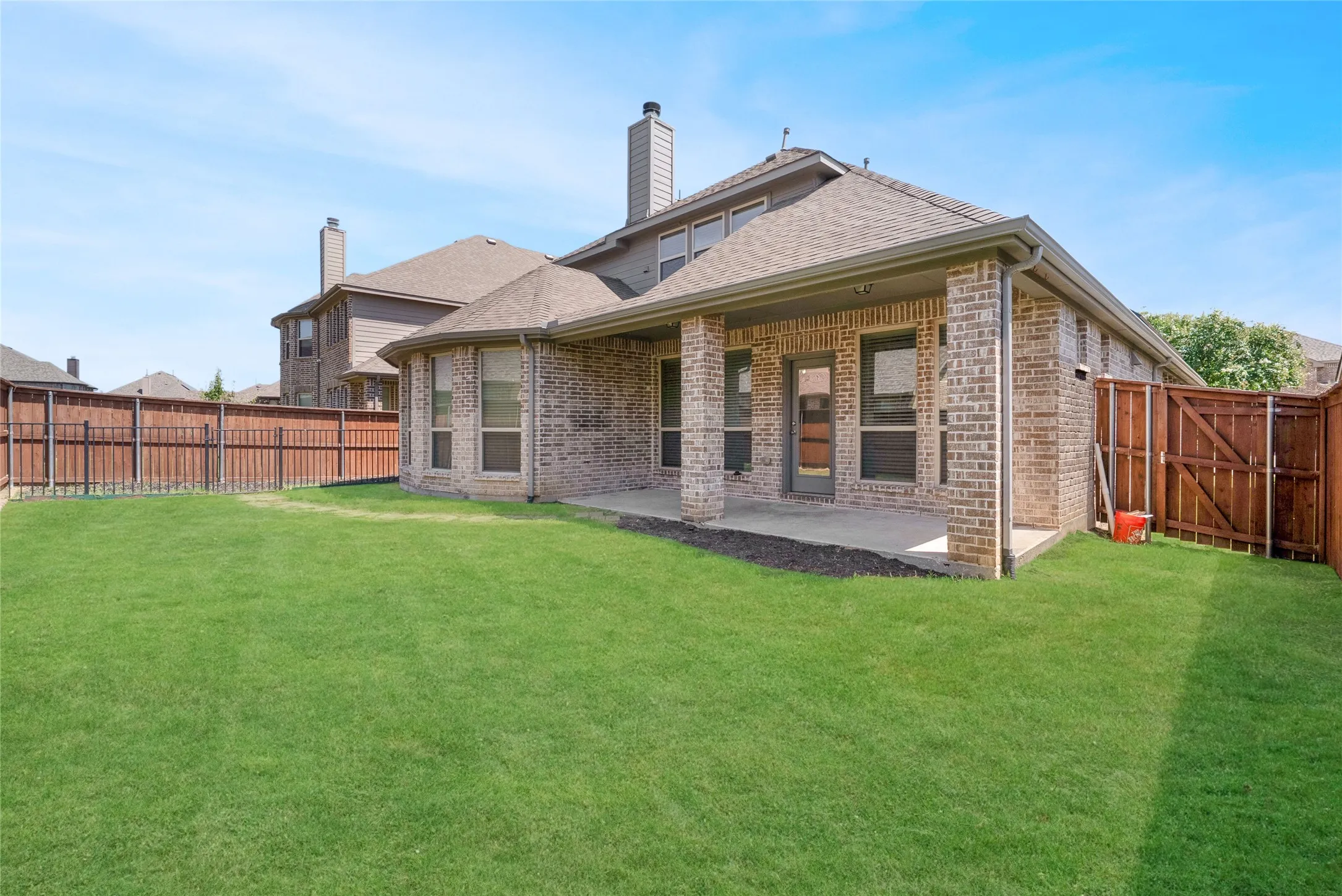 Single Family Residence For Sale in Denton County , 16105 Benbrook Boulevard, Prosper, Texas 75078, 4 Bedroom, 3 Bathroom, 2 Garage spaces, 2,988 Sqft, built in 2017, mls#21363761, Real Estate Agent in Prosper, Homes For Sale in Denton county, Homes For Sale in Prosper, Realtor in Prosper Texas, Real Estate Brokerage Independent Realty Texas, Luminita Cordes Realtor