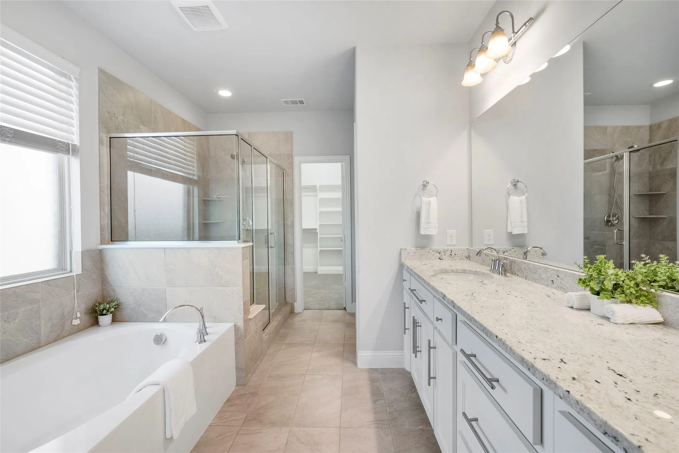 Single Family Residence For Sale in Denton County , 16105 Benbrook Boulevard, Prosper, Texas 75078, 4 Bedroom, 3 Bathroom, 2 Garage spaces, 2,988 Sqft, built in 2017, mls#21363761, Real Estate Agent in Prosper, Homes For Sale in Denton county, Homes For Sale in Prosper, Realtor in Prosper Texas, Real Estate Brokerage Independent Realty Texas, Luminita Cordes Realtor