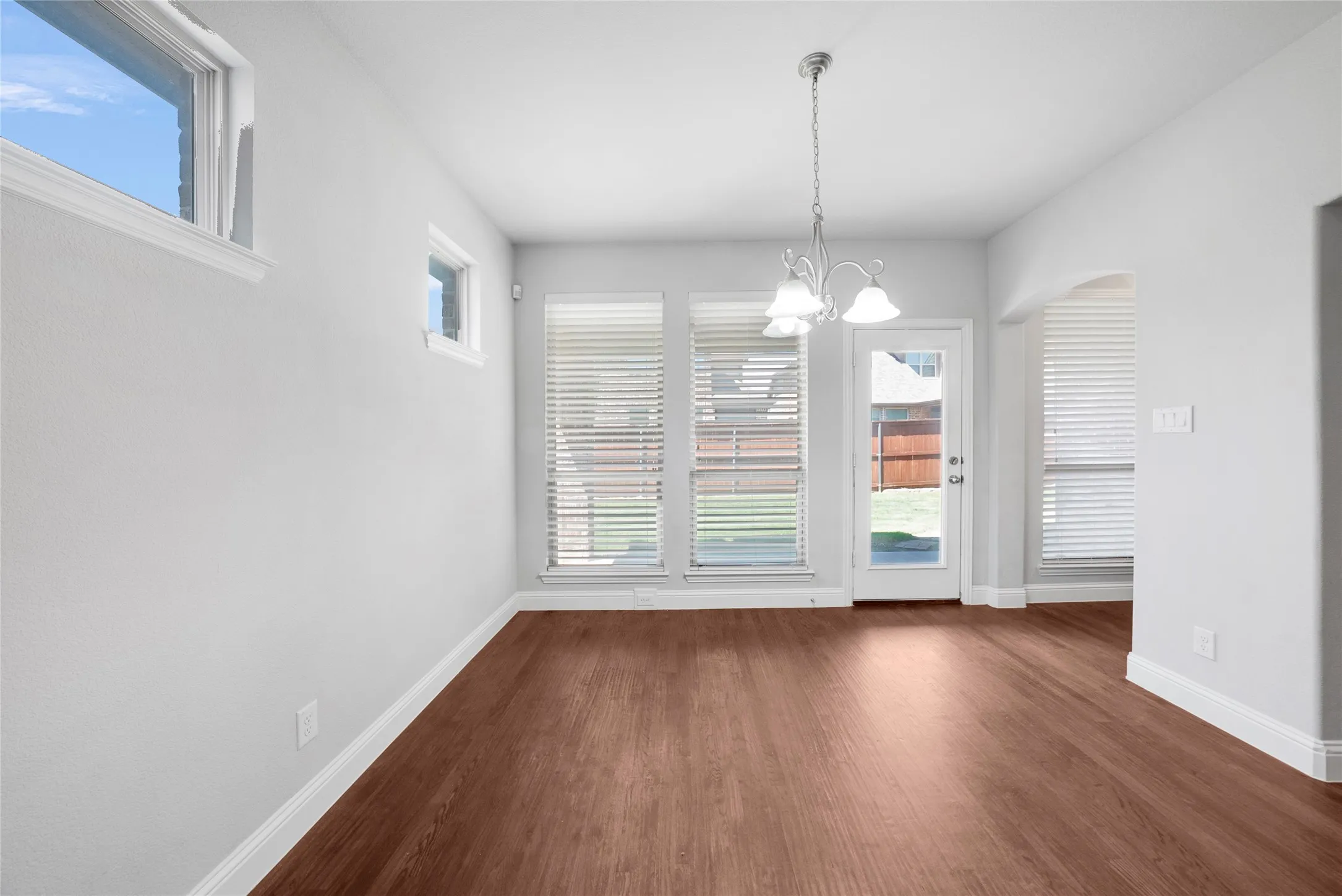 Single Family Residence For Sale in Denton County , 16105 Benbrook Boulevard, Prosper, Texas 75078, 4 Bedroom, 3 Bathroom, 2 Garage spaces, 2,988 Sqft, built in 2017, mls#21363761, Real Estate Agent in Prosper, Homes For Sale in Denton county, Homes For Sale in Prosper, Realtor in Prosper Texas, Real Estate Brokerage Independent Realty Texas, Luminita Cordes Realtor