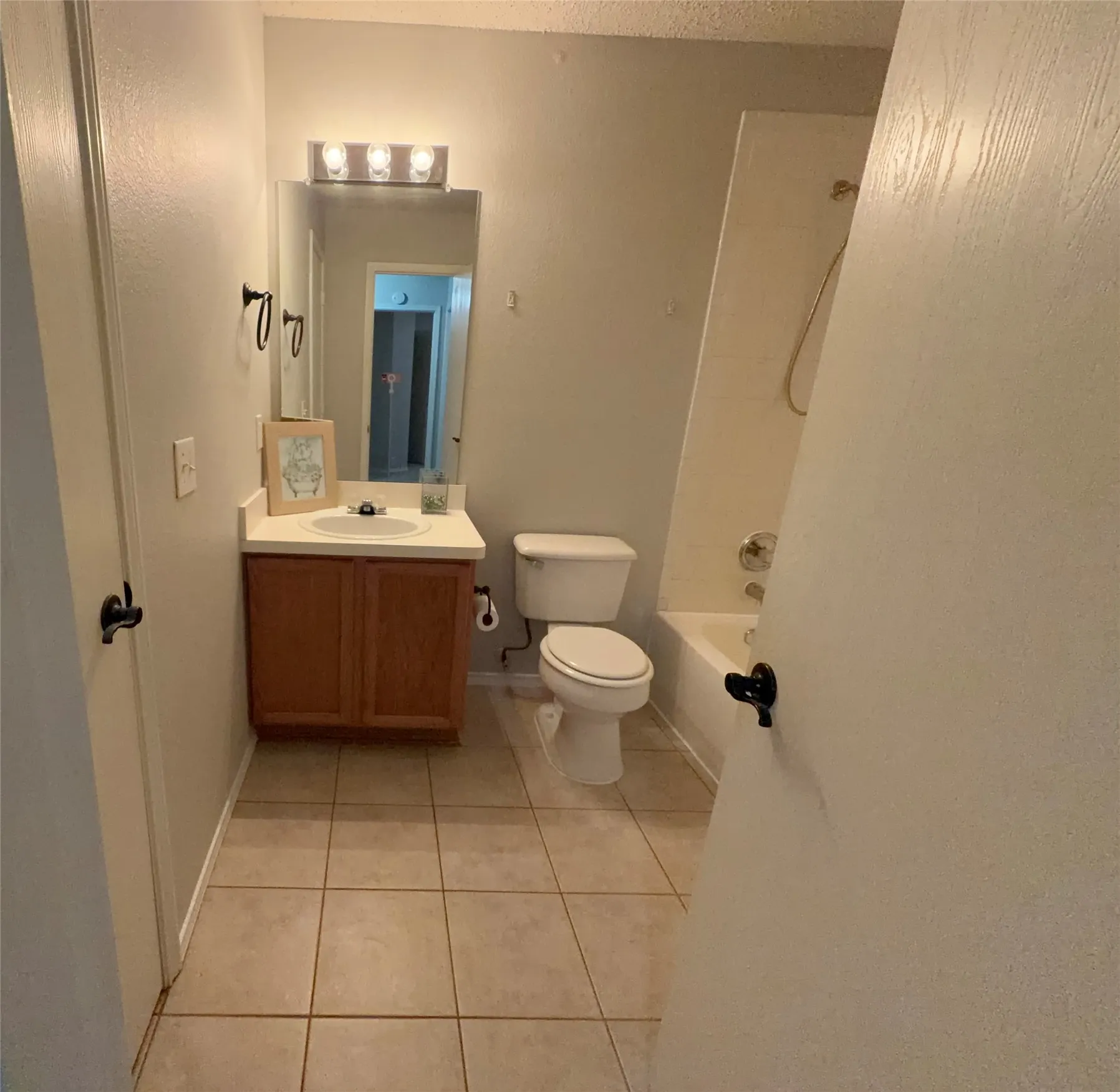 Single Family Residence For Sale in Denton County , 3901 Sonoma Drive, Denton, Texas 76226, 3 Bedroom, 2 Bathroom, 2 Garage spaces, 1,515 Sqft, built in 2002, mls#21366566, Real Estate Agent in Denton, Homes For Sale in Denton county, Homes For Sale in Denton, Realtor in Denton Texas, Real Estate Brokerage Independent Realty Texas, Luminita Cordes Realtor