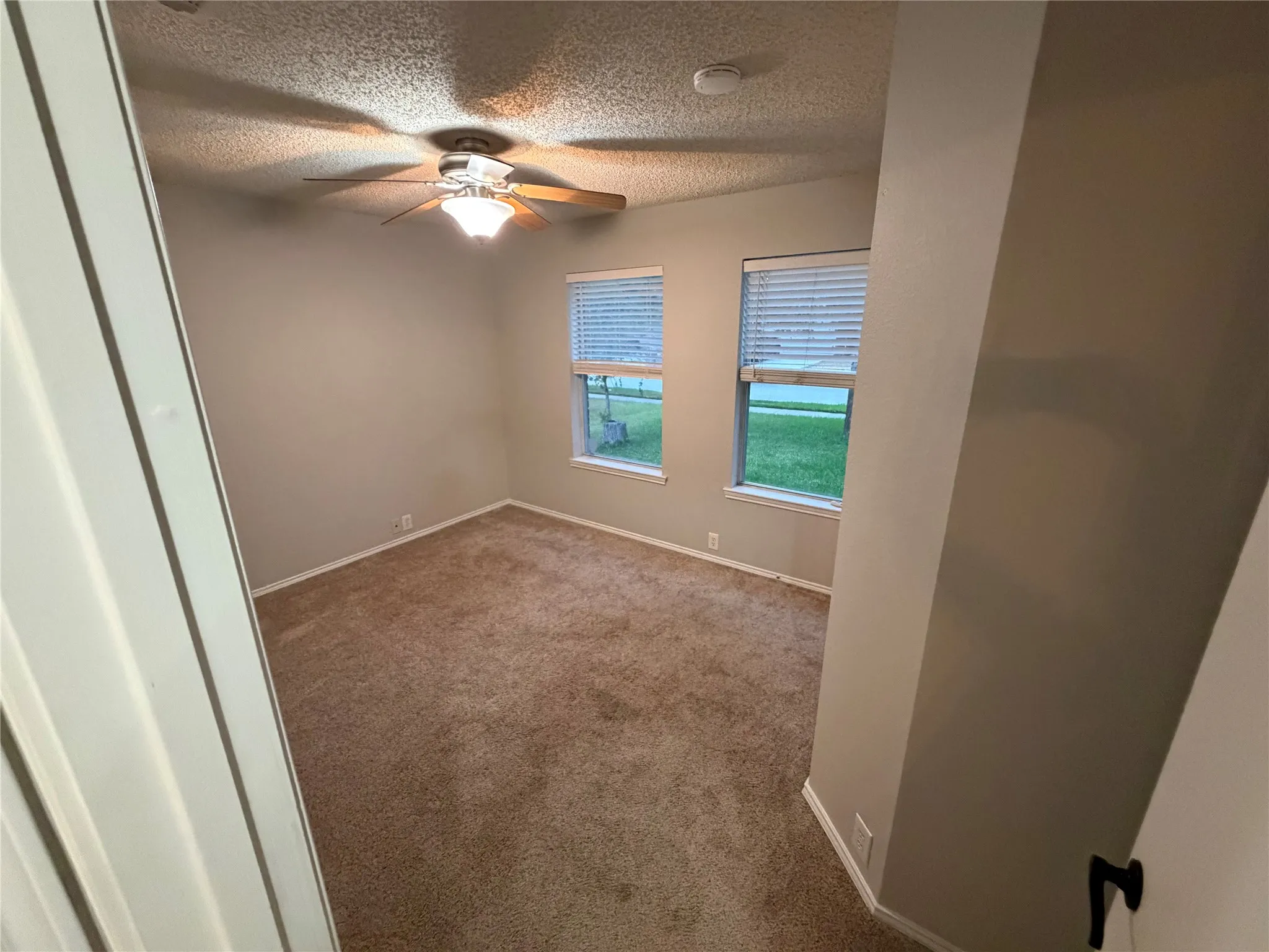 Single Family Residence For Sale in Denton County , 3901 Sonoma Drive, Denton, Texas 76226, 3 Bedroom, 2 Bathroom, 2 Garage spaces, 1,515 Sqft, built in 2002, mls#21366566, Real Estate Agent in Denton, Homes For Sale in Denton county, Homes For Sale in Denton, Realtor in Denton Texas, Real Estate Brokerage Independent Realty Texas, Luminita Cordes Realtor