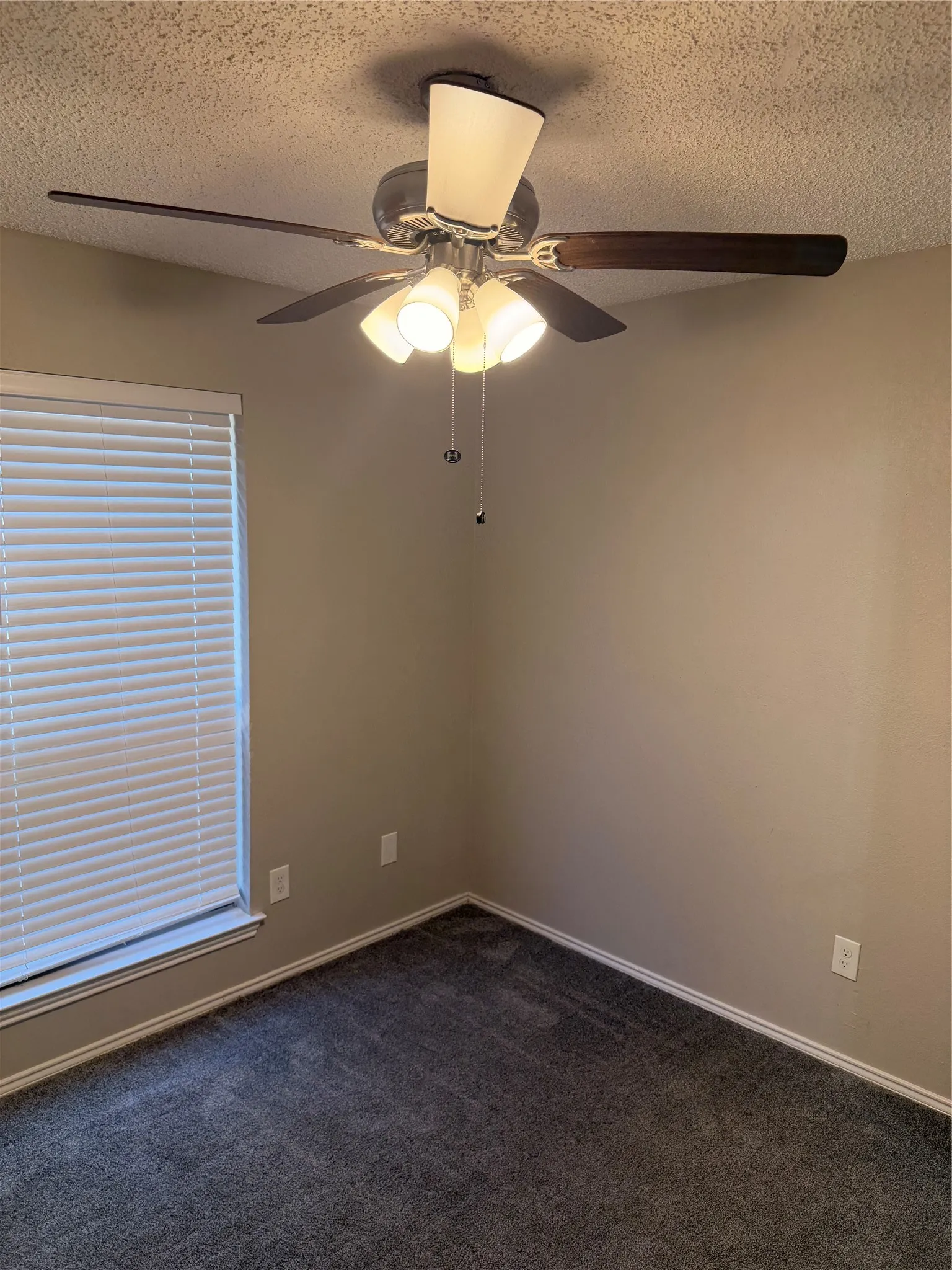 Single Family Residence For Sale in Tarrant County , 6206 Fernwood Drive, Arlington, Texas 76001, 3 Bedroom, 2 Bathroom, 2 Garage spaces, 1,250 Sqft, built in 1985, mls#21366606, Real Estate Agent in Arlington, Homes For Sale in Tarrant county, Homes For Sale in Arlington, Realtor in Arlington Texas, Real Estate Brokerage Independent Realty Texas, Luminita Cordes Realtor