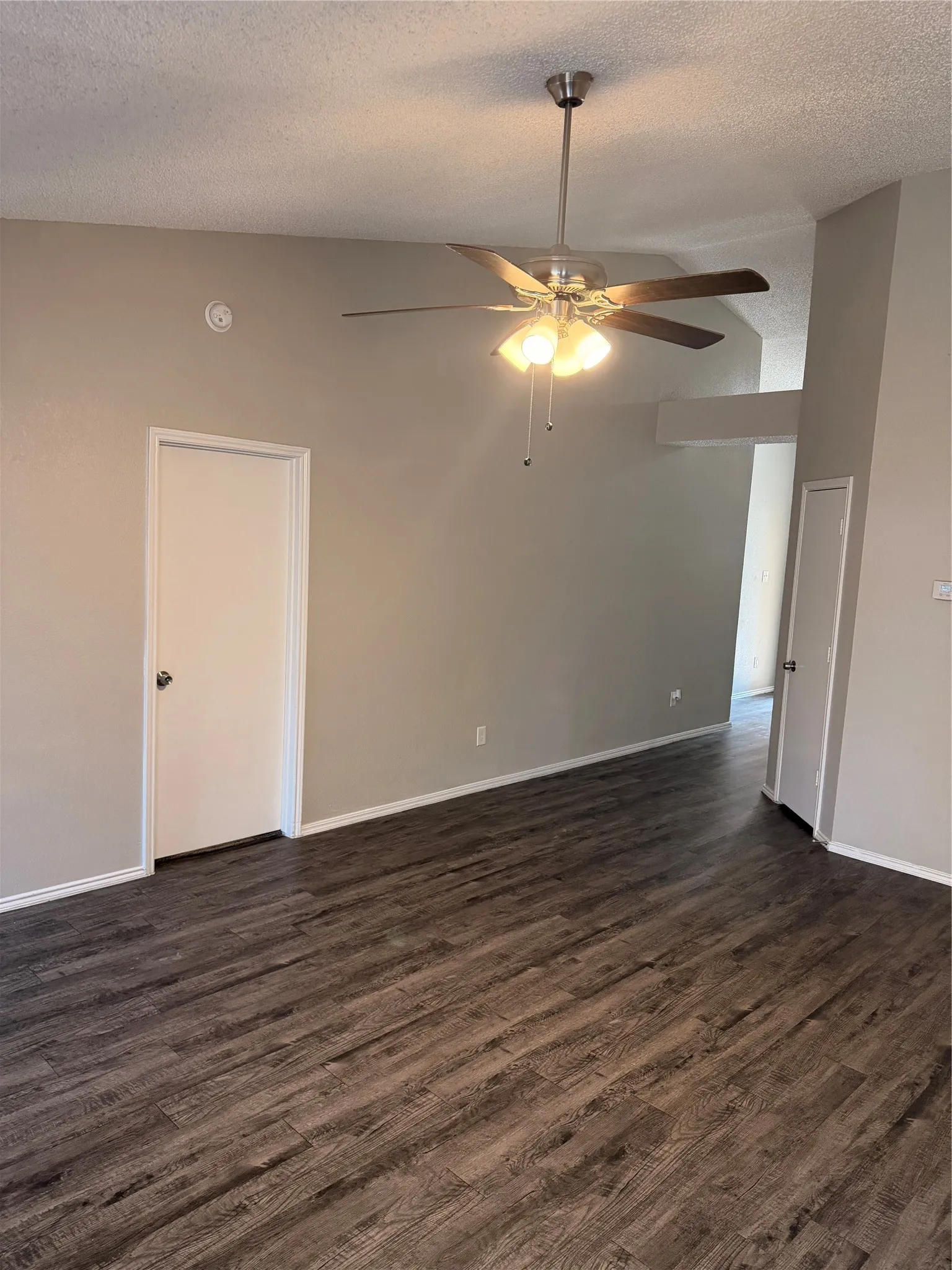 Single Family Residence For Sale in Tarrant County , 6206 Fernwood Drive, Arlington, Texas 76001, 3 Bedroom, 2 Bathroom, 2 Garage spaces, 1,250 Sqft, built in 1985, mls#21366606, Real Estate Agent in Arlington, Homes For Sale in Tarrant county, Homes For Sale in Arlington, Realtor in Arlington Texas, Real Estate Brokerage Independent Realty Texas, Luminita Cordes Realtor