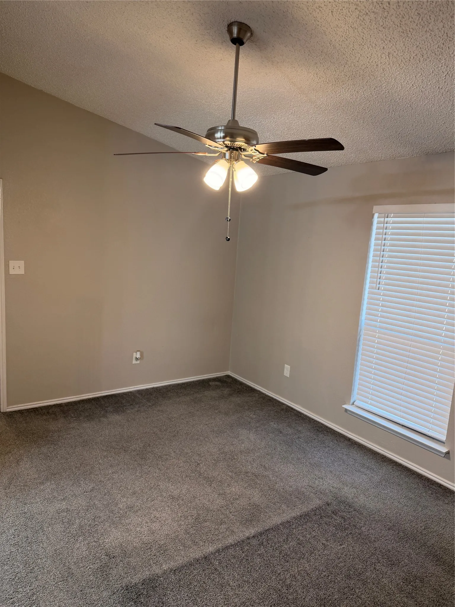 Single Family Residence For Sale in Tarrant County , 6206 Fernwood Drive, Arlington, Texas 76001, 3 Bedroom, 2 Bathroom, 2 Garage spaces, 1,250 Sqft, built in 1985, mls#21366606, Real Estate Agent in Arlington, Homes For Sale in Tarrant county, Homes For Sale in Arlington, Realtor in Arlington Texas, Real Estate Brokerage Independent Realty Texas, Luminita Cordes Realtor
