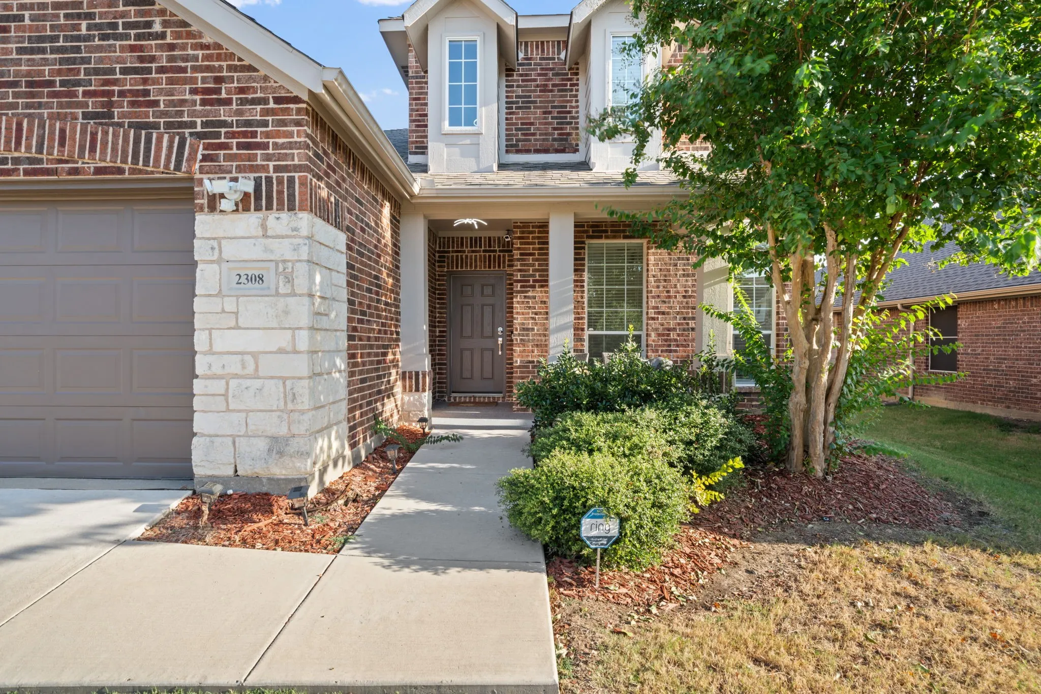 Single Family Residence For Sale in Denton County , 2308 Sunshine Drive, Little Elm, Texas 75068, 5 Bedroom, 3 Bathroom, 3 Garage spaces, 2,639 Sqft, built in 2005, mls#21362256, Real Estate Agent in Little Elm, Homes For Sale in Denton county, Homes For Sale in Little Elm, Realtor in Little Elm Texas, Real Estate Brokerage Independent Realty Texas, Luminita Cordes Realtor