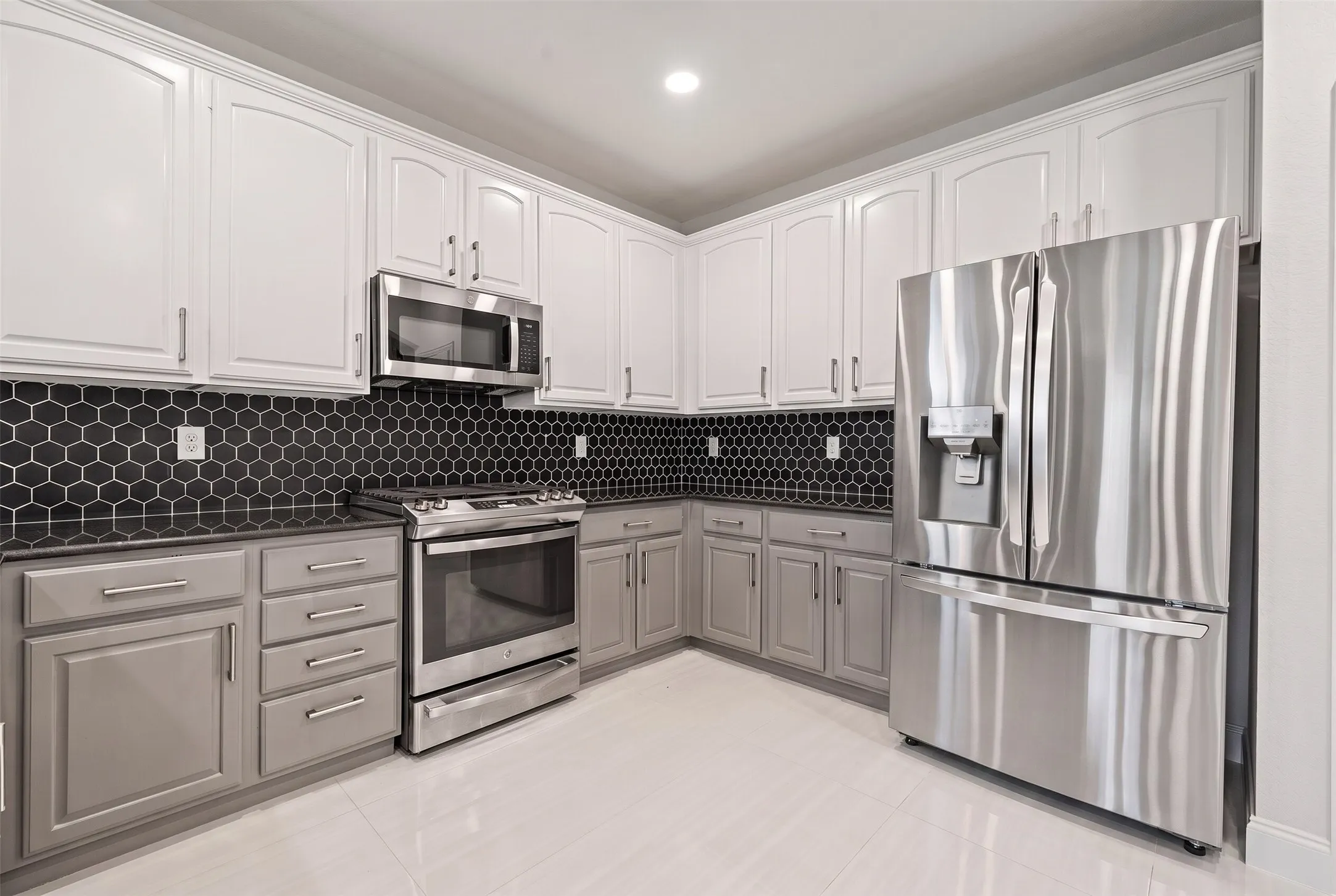 Single Family Residence For Sale in Denton County , 2308 Sunshine Drive, Little Elm, Texas 75068, 5 Bedroom, 3 Bathroom, 3 Garage spaces, 2,639 Sqft, built in 2005, mls#21362256, Real Estate Agent in Little Elm, Homes For Sale in Denton county, Homes For Sale in Little Elm, Realtor in Little Elm Texas, Real Estate Brokerage Independent Realty Texas, Luminita Cordes Realtor