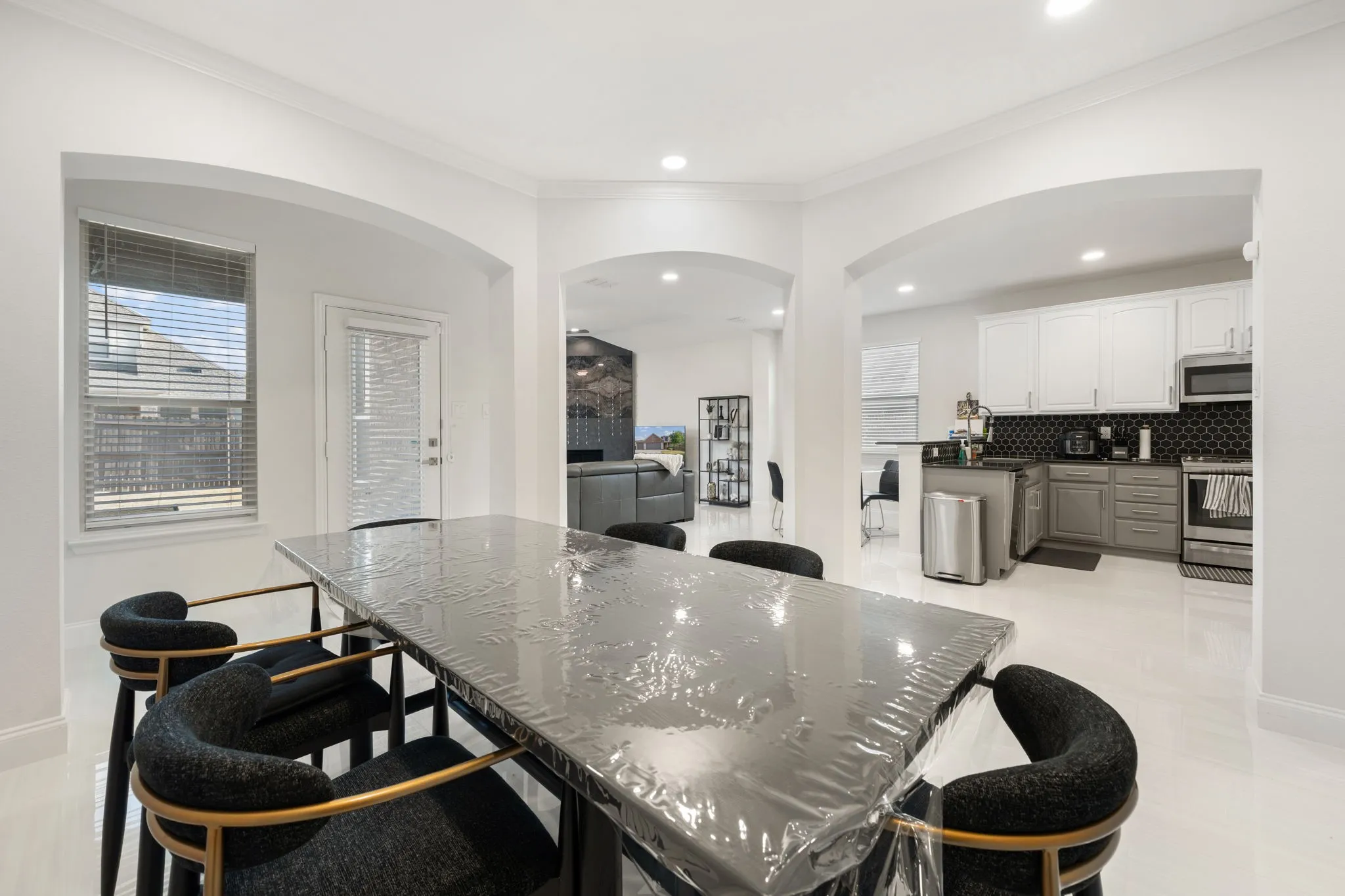 Single Family Residence For Sale in Denton County , 2308 Sunshine Drive, Little Elm, Texas 75068, 5 Bedroom, 3 Bathroom, 3 Garage spaces, 2,639 Sqft, built in 2005, mls#21362256, Real Estate Agent in Little Elm, Homes For Sale in Denton county, Homes For Sale in Little Elm, Realtor in Little Elm Texas, Real Estate Brokerage Independent Realty Texas, Luminita Cordes Realtor