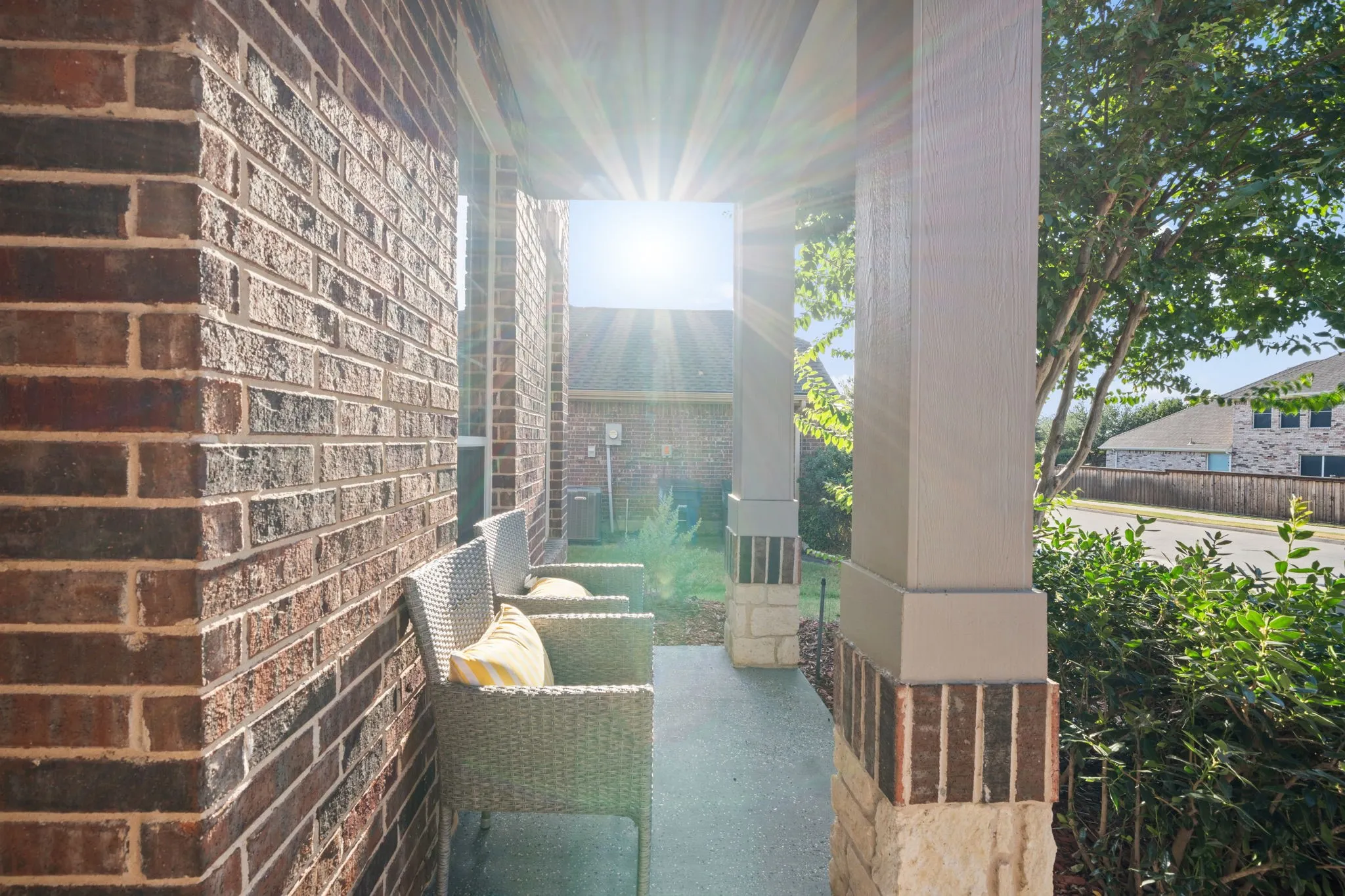Single Family Residence For Sale in Denton County , 2308 Sunshine Drive, Little Elm, Texas 75068, 5 Bedroom, 3 Bathroom, 3 Garage spaces, 2,639 Sqft, built in 2005, mls#21362256, Real Estate Agent in Little Elm, Homes For Sale in Denton county, Homes For Sale in Little Elm, Realtor in Little Elm Texas, Real Estate Brokerage Independent Realty Texas, Luminita Cordes Realtor