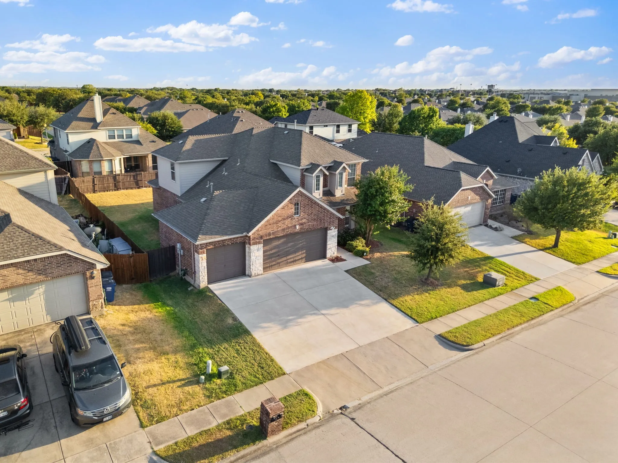 Single Family Residence For Sale in Denton County , 2308 Sunshine Drive, Little Elm, Texas 75068, 5 Bedroom, 3 Bathroom, 3 Garage spaces, 2,639 Sqft, built in 2005, mls#21362256, Real Estate Agent in Little Elm, Homes For Sale in Denton county, Homes For Sale in Little Elm, Realtor in Little Elm Texas, Real Estate Brokerage Independent Realty Texas, Luminita Cordes Realtor