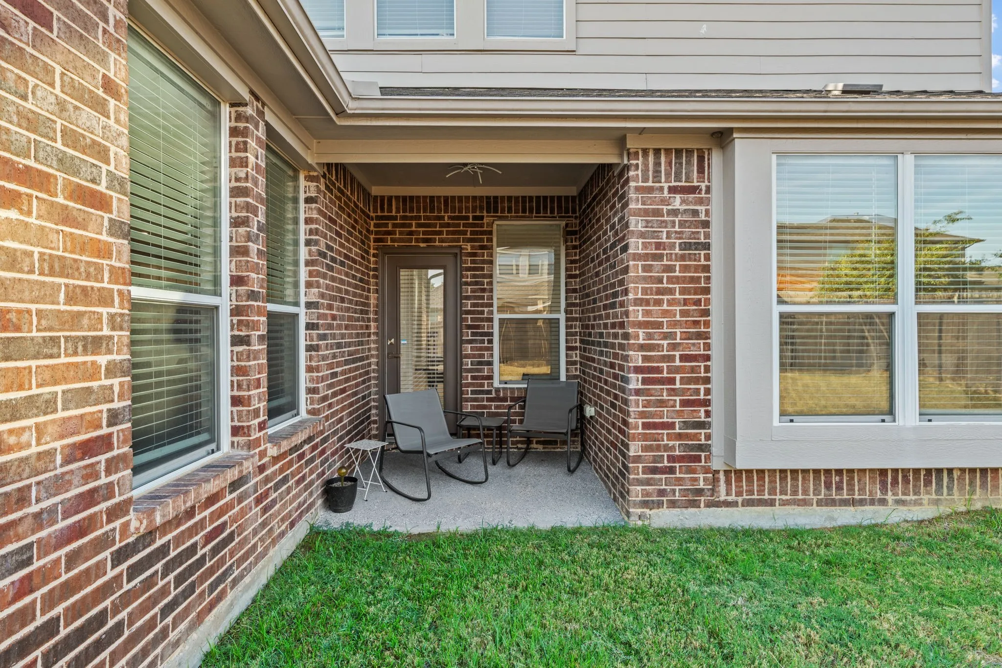 Single Family Residence For Sale in Denton County , 2308 Sunshine Drive, Little Elm, Texas 75068, 5 Bedroom, 3 Bathroom, 3 Garage spaces, 2,639 Sqft, built in 2005, mls#21362256, Real Estate Agent in Little Elm, Homes For Sale in Denton county, Homes For Sale in Little Elm, Realtor in Little Elm Texas, Real Estate Brokerage Independent Realty Texas, Luminita Cordes Realtor