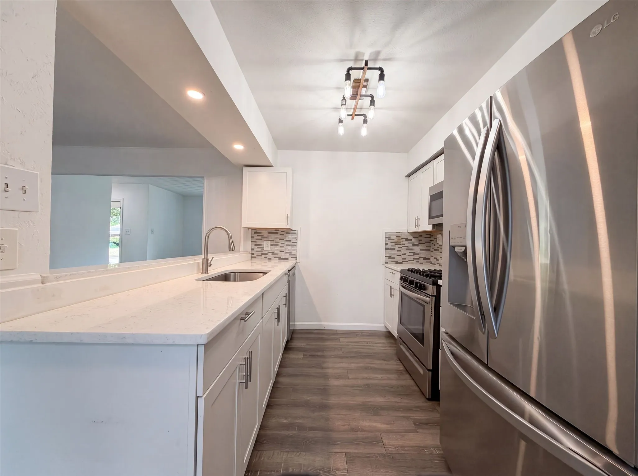 Single Family Residence For Sale in Tarrant County , 1805 Brookview Drive, Arlington, Texas 76010, 4 Bedroom, 2 Bathroom, 2 Garage spaces, 1,790 Sqft, built in 1959, mls#21367644, Real Estate Agent in Arlington, Homes For Sale in Tarrant county, Homes For Sale in Arlington, Realtor in Arlington Texas, Real Estate Brokerage Independent Realty Texas, Luminita Cordes Realtor