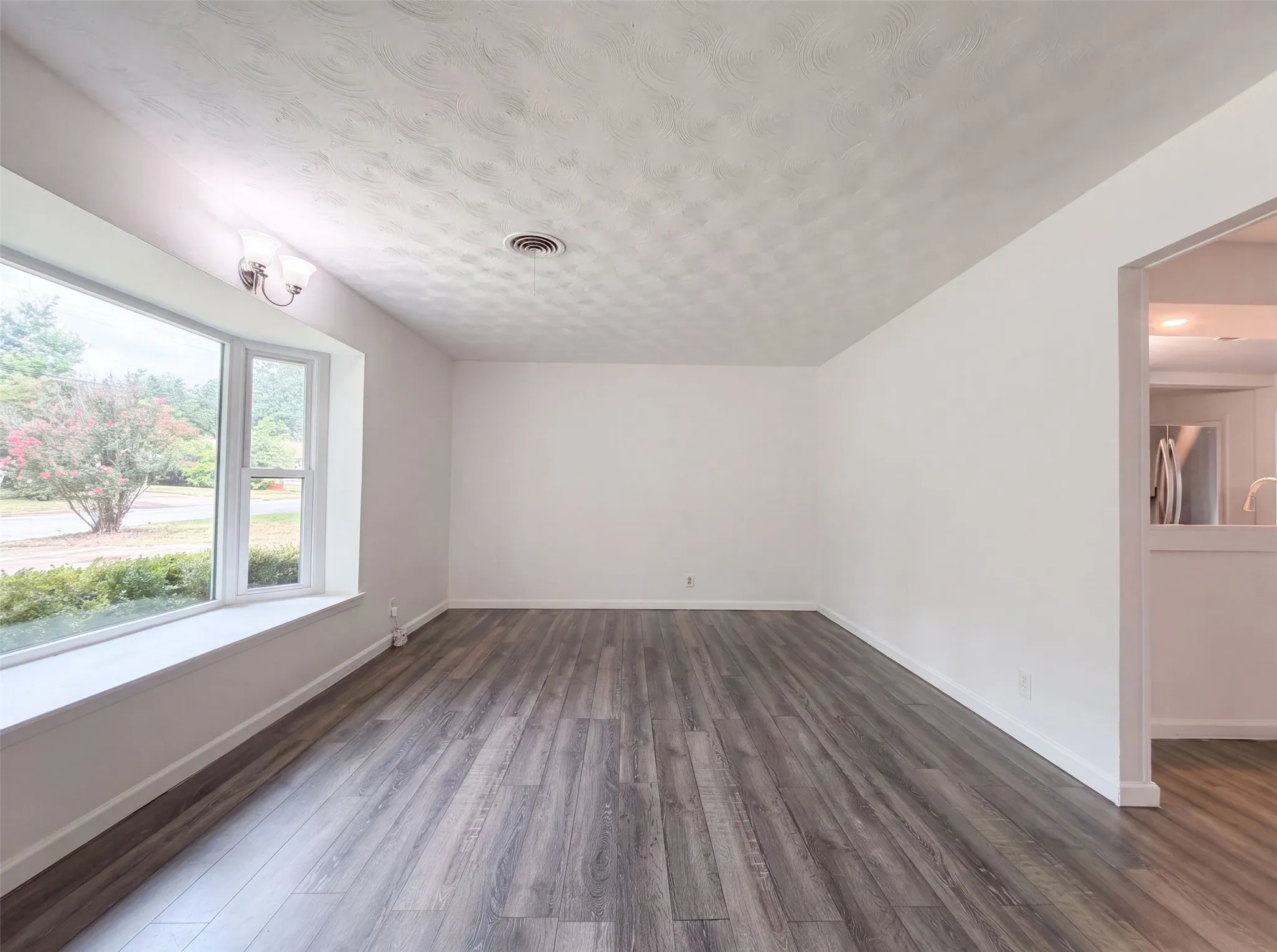 Single Family Residence For Sale in Tarrant County , 1805 Brookview Drive, Arlington, Texas 76010, 4 Bedroom, 2 Bathroom, 2 Garage spaces, 1,790 Sqft, built in 1959, mls#21367644, Real Estate Agent in Arlington, Homes For Sale in Tarrant county, Homes For Sale in Arlington, Realtor in Arlington Texas, Real Estate Brokerage Independent Realty Texas, Luminita Cordes Realtor