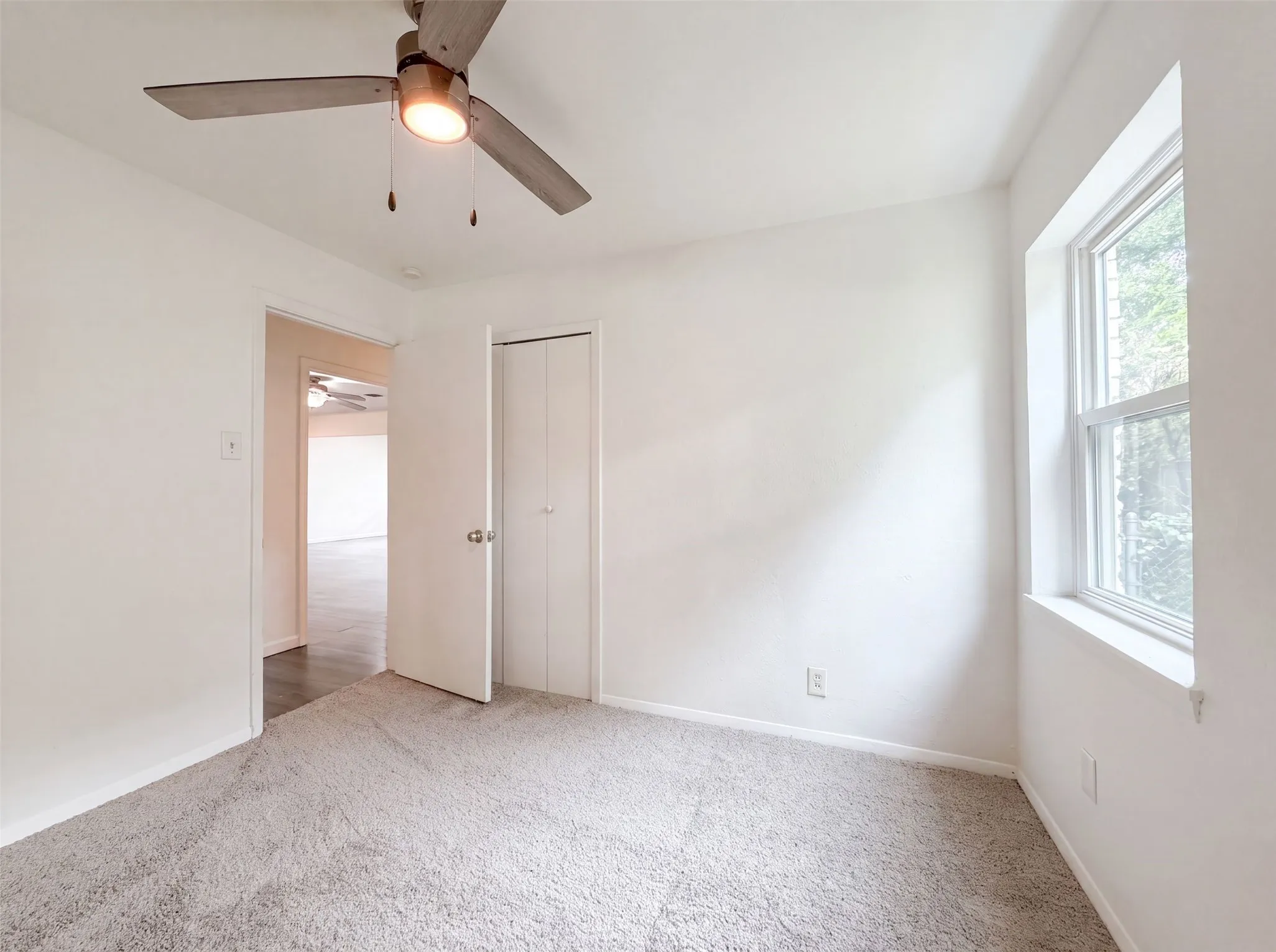 Single Family Residence For Sale in Tarrant County , 1805 Brookview Drive, Arlington, Texas 76010, 4 Bedroom, 2 Bathroom, 2 Garage spaces, 1,790 Sqft, built in 1959, mls#21367644, Real Estate Agent in Arlington, Homes For Sale in Tarrant county, Homes For Sale in Arlington, Realtor in Arlington Texas, Real Estate Brokerage Independent Realty Texas, Luminita Cordes Realtor