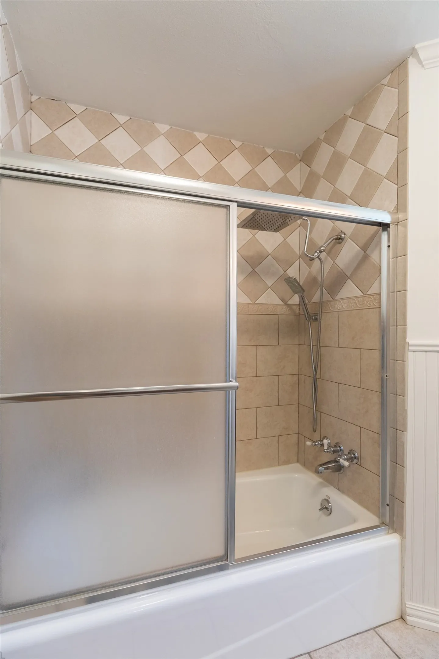 Single Family Residence For Sale in Taylor County , 1801 Sylvan Drive, Abilene, Texas 79605, 3 Bedroom, 2 Bathroom, 2 Garage spaces, 2,695 Sqft, built in 1955, mls#21362672, Real Estate Agent in Abilene, Homes For Sale in Taylor county, Homes For Sale in Abilene, Realtor in Abilene Texas, Real Estate Brokerage Independent Realty Texas, Luminita Cordes Realtor