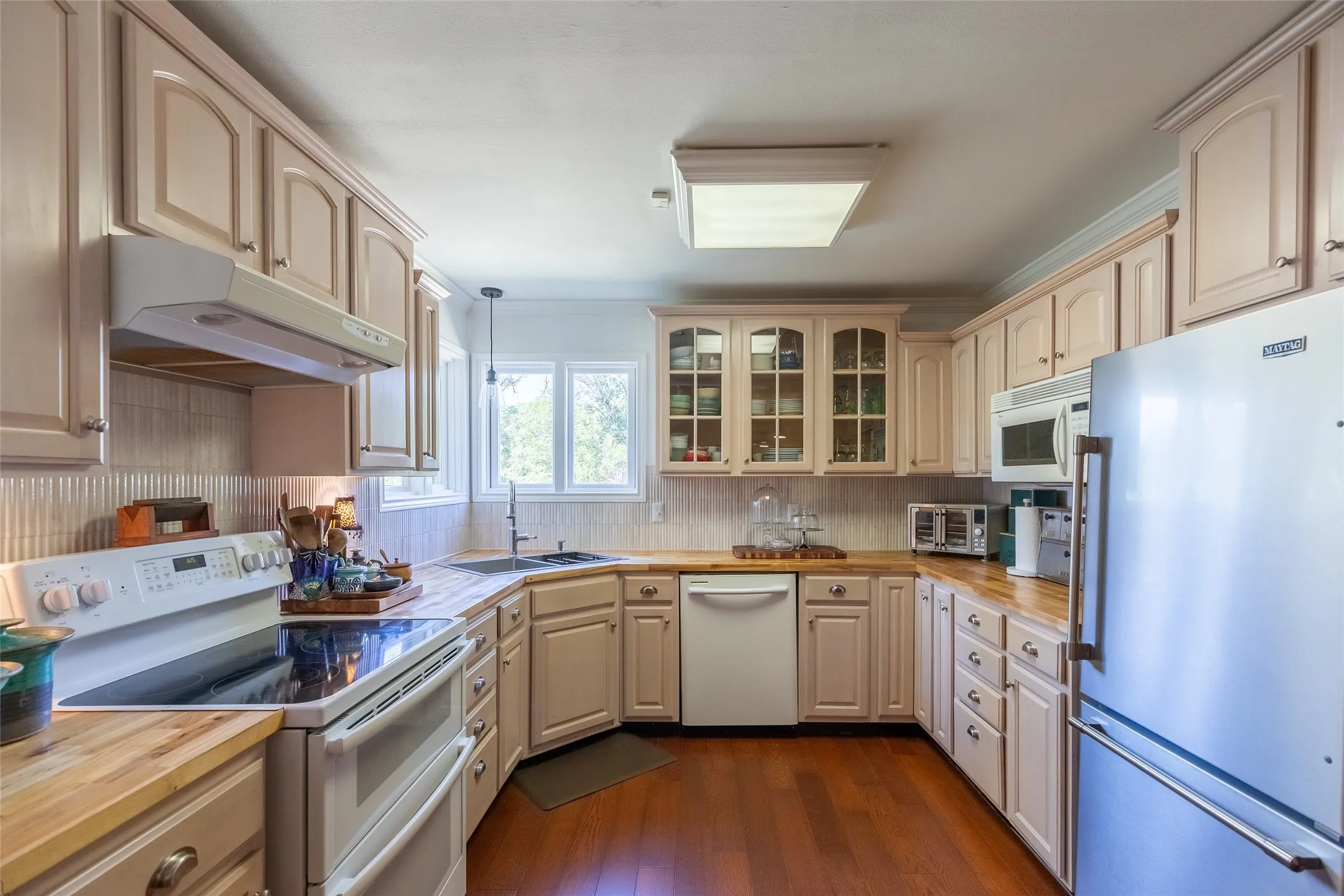 Single Family Residence For Sale in Taylor County , 1801 Sylvan Drive, Abilene, Texas 79605, 3 Bedroom, 2 Bathroom, 2 Garage spaces, 2,695 Sqft, built in 1955, mls#21362672, Real Estate Agent in Abilene, Homes For Sale in Taylor county, Homes For Sale in Abilene, Realtor in Abilene Texas, Real Estate Brokerage Independent Realty Texas, Luminita Cordes Realtor
