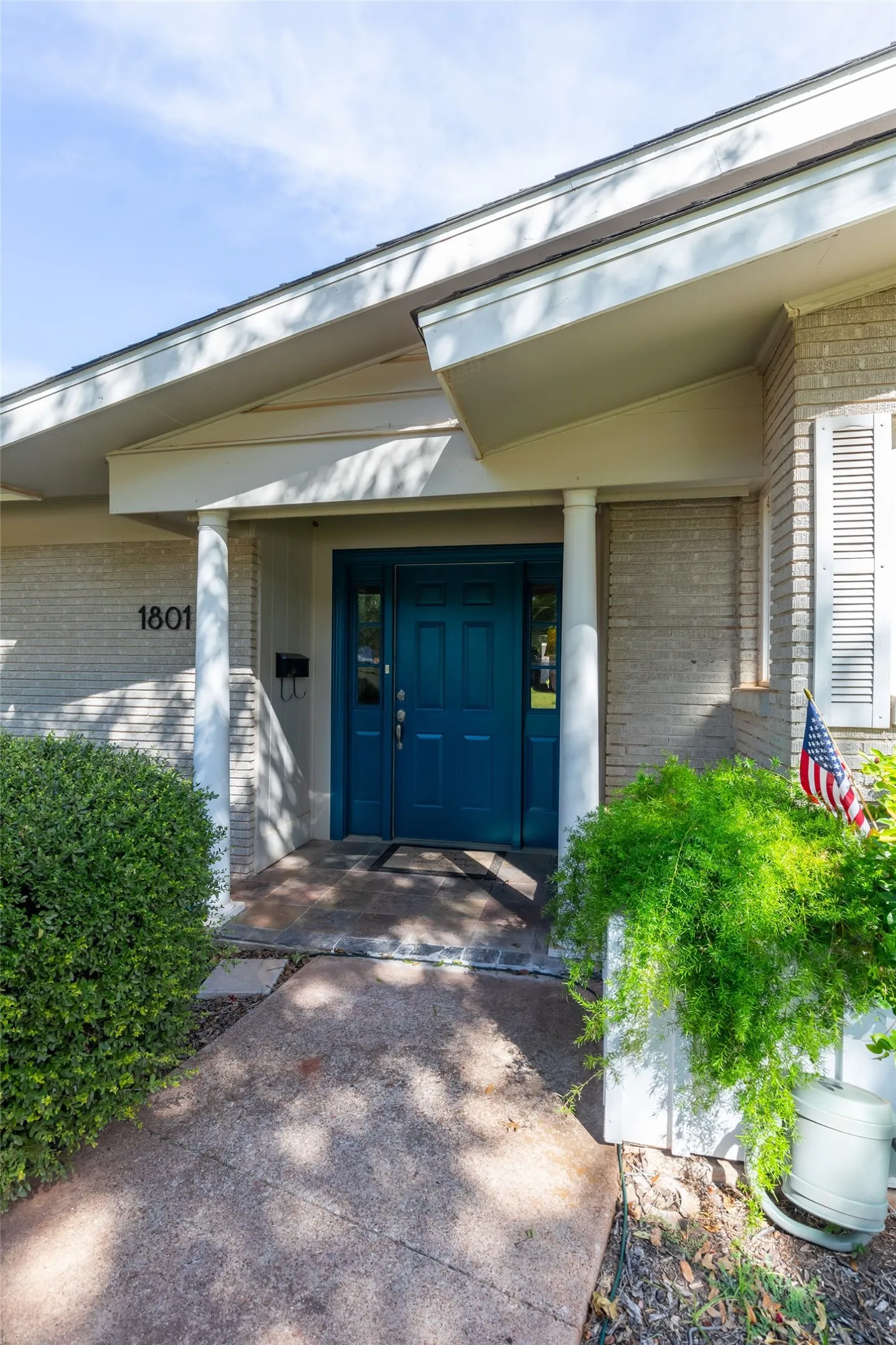 Single Family Residence For Sale in Taylor County , 1801 Sylvan Drive, Abilene, Texas 79605, 3 Bedroom, 2 Bathroom, 2 Garage spaces, 2,695 Sqft, built in 1955, mls#21362672, Real Estate Agent in Abilene, Homes For Sale in Taylor county, Homes For Sale in Abilene, Realtor in Abilene Texas, Real Estate Brokerage Independent Realty Texas, Luminita Cordes Realtor
