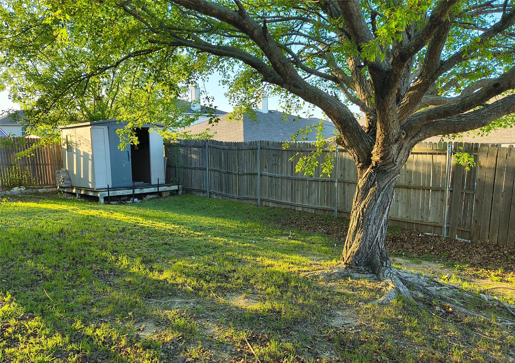 Single Family Residence For Rent in Collin County , 2524 Brinlee Branch Lane, Mc Kinney, Texas 75071, 4 Bedroom, 3 Bathroom, 2 Garage spaces, 3,183 Sqft, built in 2001, Price $2,495, mls#21367657, Real Estate Agent in Mc Kinney, Homes For Rent in Collin county, Homes For Rent in Mc Kinney, Realtor in Mc Kinney Texas, Real Estate Brokerage Independent Realty Texas, Luminita Cordes Realtor