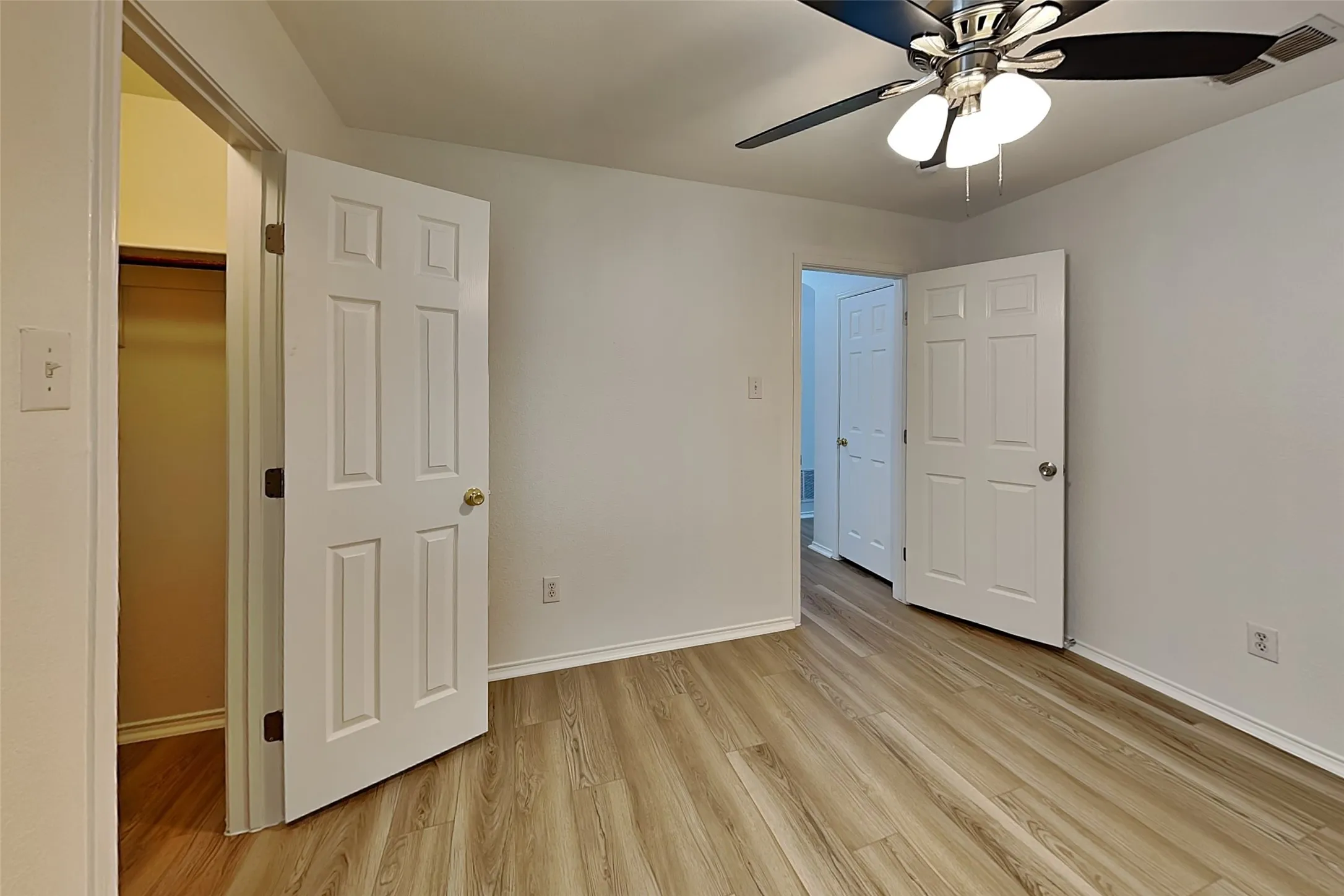 Single Family Residence For Rent in Tarrant County , 2729 Mountain Lion Drive, Fort Worth, Texas 76244, 3 Bedroom, 2 Bathroom, 2 Garage spaces, 1,438 Sqft, built in 2005, mls#21367261, Real Estate Agent in Fort Worth, Homes For Rent in Tarrant county, Homes For Rent in Fort Worth, Realtor in Fort Worth Texas, Real Estate Brokerage Independent Realty Texas, Luminita Cordes Realtor