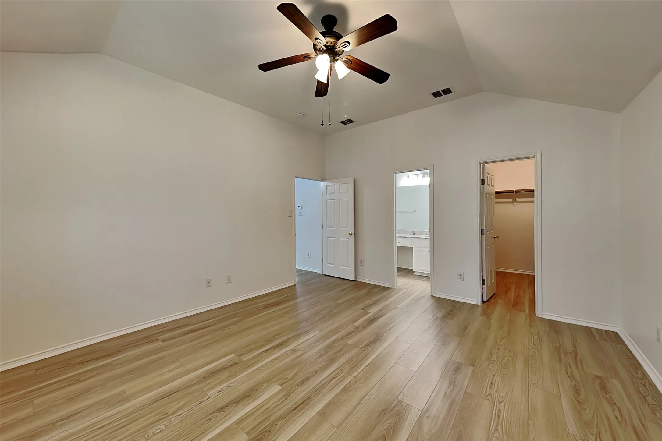 Single Family Residence For Rent in Tarrant County , 2729 Mountain Lion Drive, Fort Worth, Texas 76244, 3 Bedroom, 2 Bathroom, 2 Garage spaces, 1,438 Sqft, built in 2005, mls#21367261, Real Estate Agent in Fort Worth, Homes For Rent in Tarrant county, Homes For Rent in Fort Worth, Realtor in Fort Worth Texas, Real Estate Brokerage Independent Realty Texas, Luminita Cordes Realtor