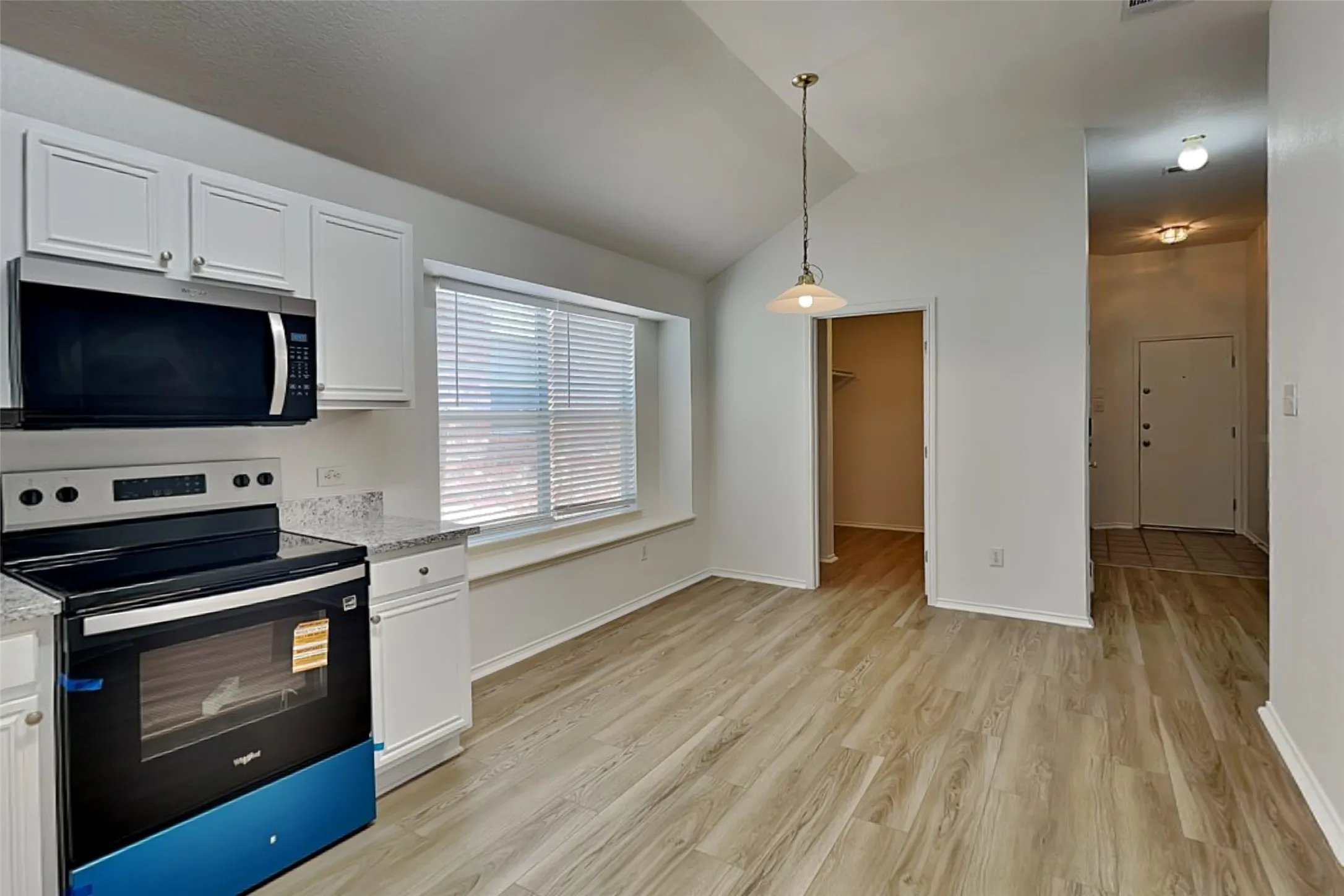 Single Family Residence For Rent in Tarrant County , 2729 Mountain Lion Drive, Fort Worth, Texas 76244, 3 Bedroom, 2 Bathroom, 2 Garage spaces, 1,438 Sqft, built in 2005, mls#21367261, Real Estate Agent in Fort Worth, Homes For Rent in Tarrant county, Homes For Rent in Fort Worth, Realtor in Fort Worth Texas, Real Estate Brokerage Independent Realty Texas, Luminita Cordes Realtor