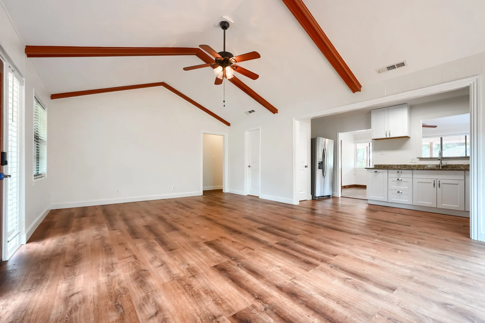 Single Family Residence For Sale in Van Zandt County , 1078 1st Monday Lane, Canton, Texas 75103, 2 Bedroom, 2 Bathroom, Garage spaces, 1,368 Sqft, built in 1973, mls#21367034, Real Estate Agent in Canton, Homes For Sale in Van Zandt county, Homes For Sale in Canton, Realtor in Canton Texas, Real Estate Brokerage Independent Realty Texas, Luminita Cordes Realtor