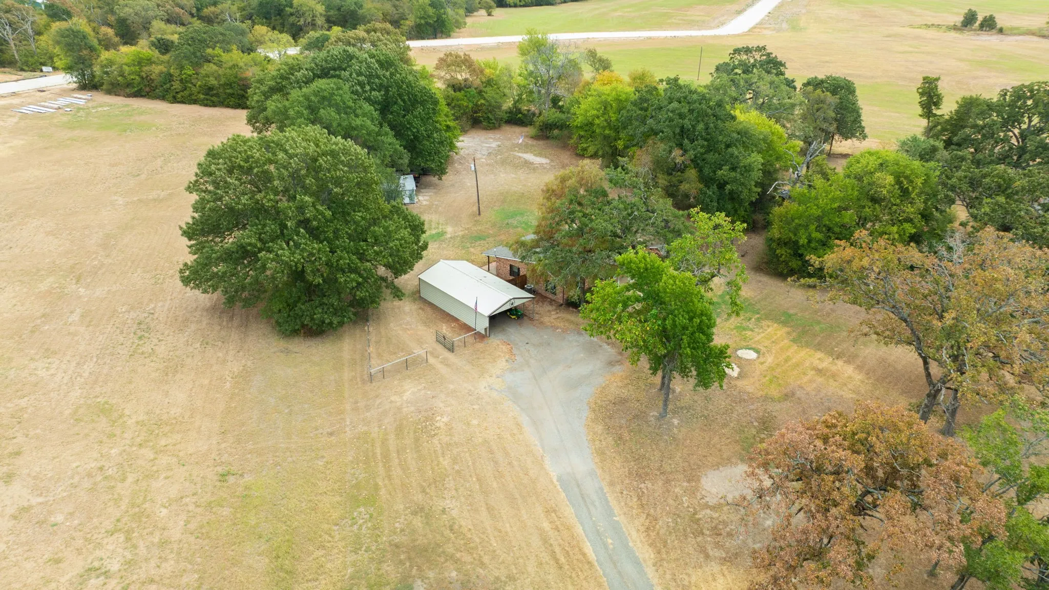 Single Family Residence For Sale in Van Zandt County , 1078 1st Monday Lane, Canton, Texas 75103, 2 Bedroom, 2 Bathroom, Garage spaces, 1,368 Sqft, built in 1973, mls#21367034, Real Estate Agent in Canton, Homes For Sale in Van Zandt county, Homes For Sale in Canton, Realtor in Canton Texas, Real Estate Brokerage Independent Realty Texas, Luminita Cordes Realtor