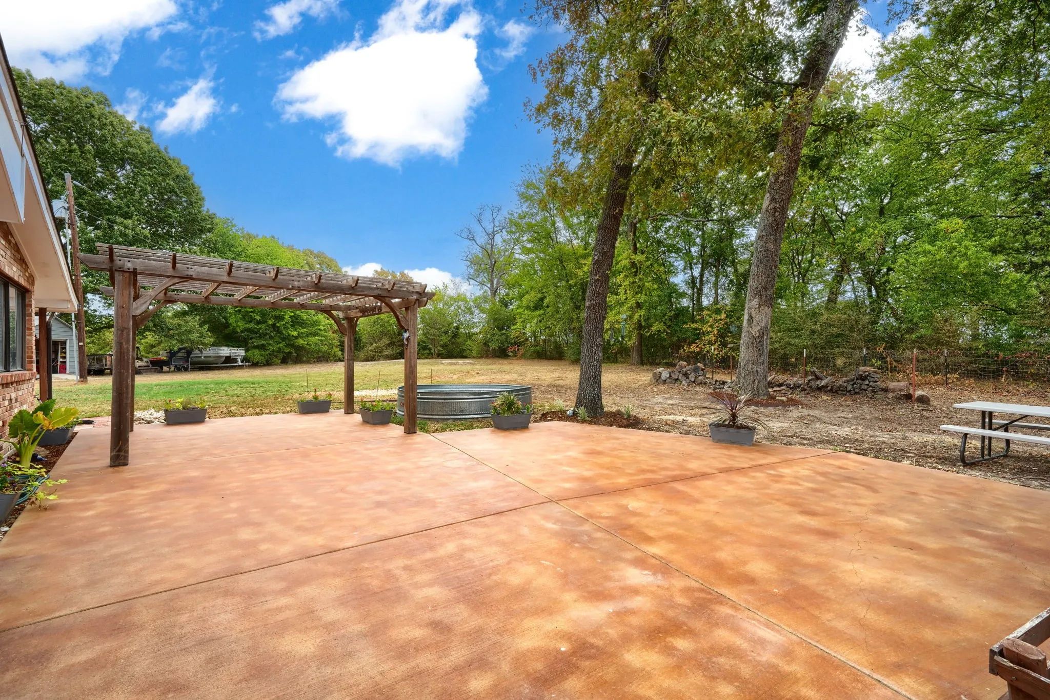Single Family Residence For Sale in Van Zandt County , 1078 1st Monday Lane, Canton, Texas 75103, 2 Bedroom, 2 Bathroom, Garage spaces, 1,368 Sqft, built in 1973, mls#21367034, Real Estate Agent in Canton, Homes For Sale in Van Zandt county, Homes For Sale in Canton, Realtor in Canton Texas, Real Estate Brokerage Independent Realty Texas, Luminita Cordes Realtor